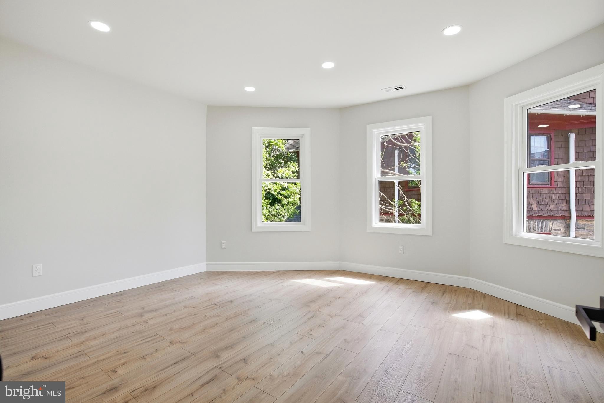 JENKINTOWN - Residential