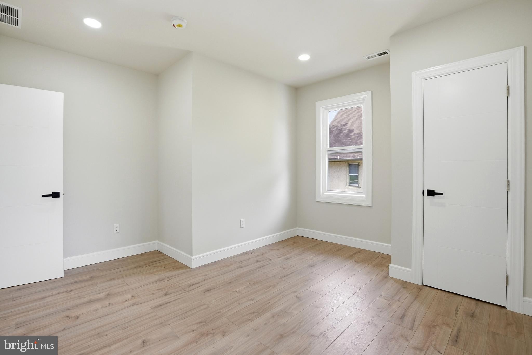 JENKINTOWN - Residential