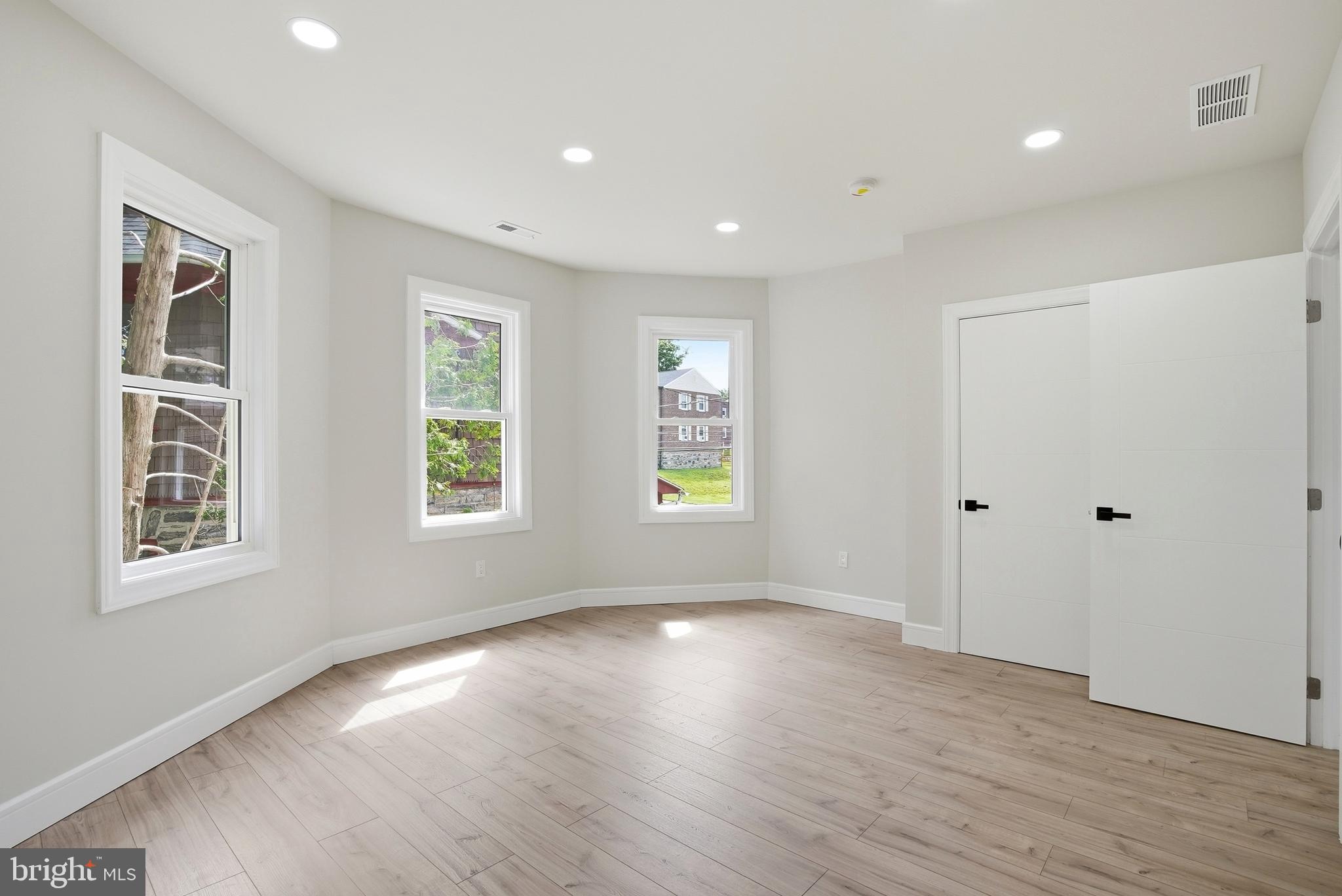 JENKINTOWN - Residential