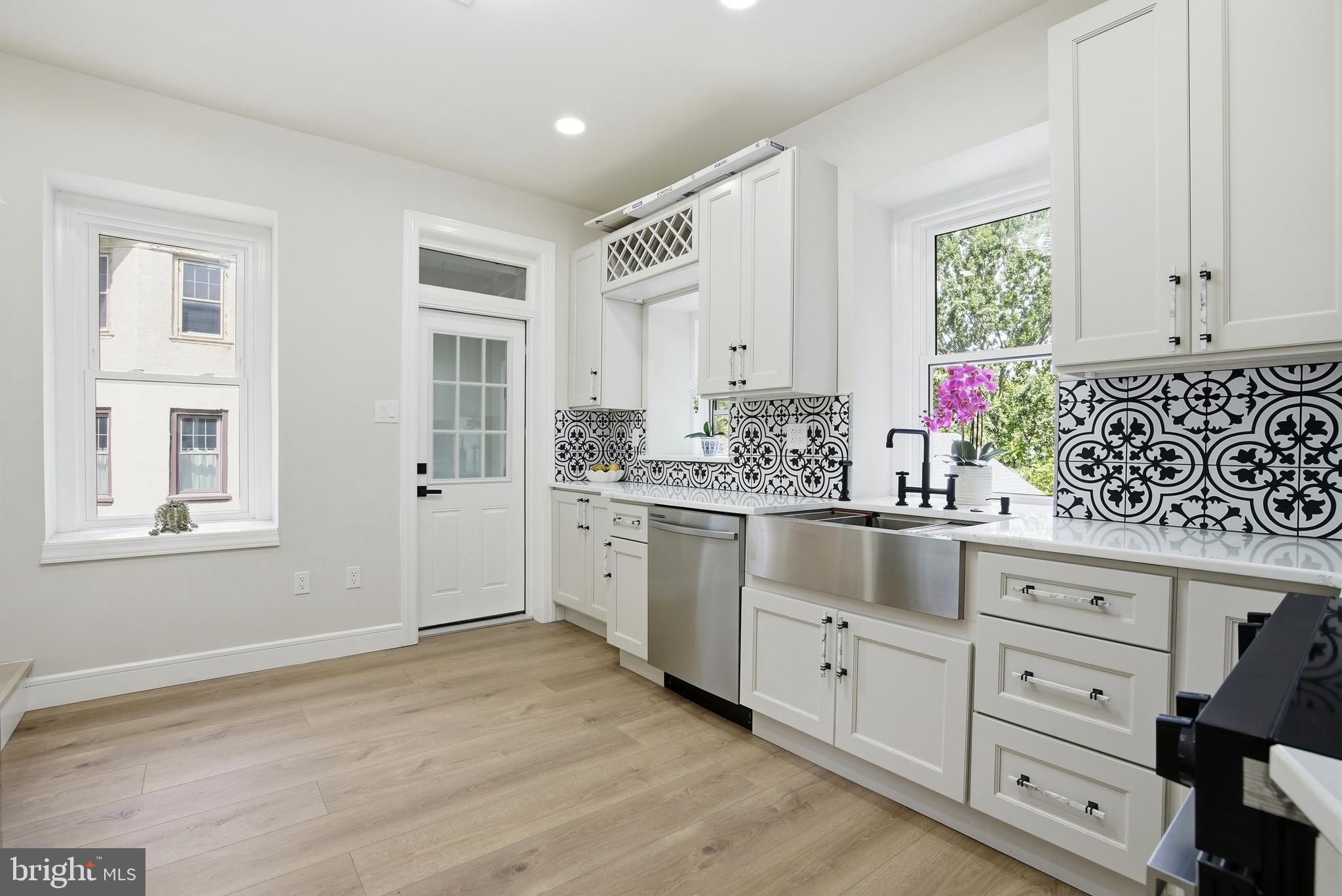 JENKINTOWN - Residential