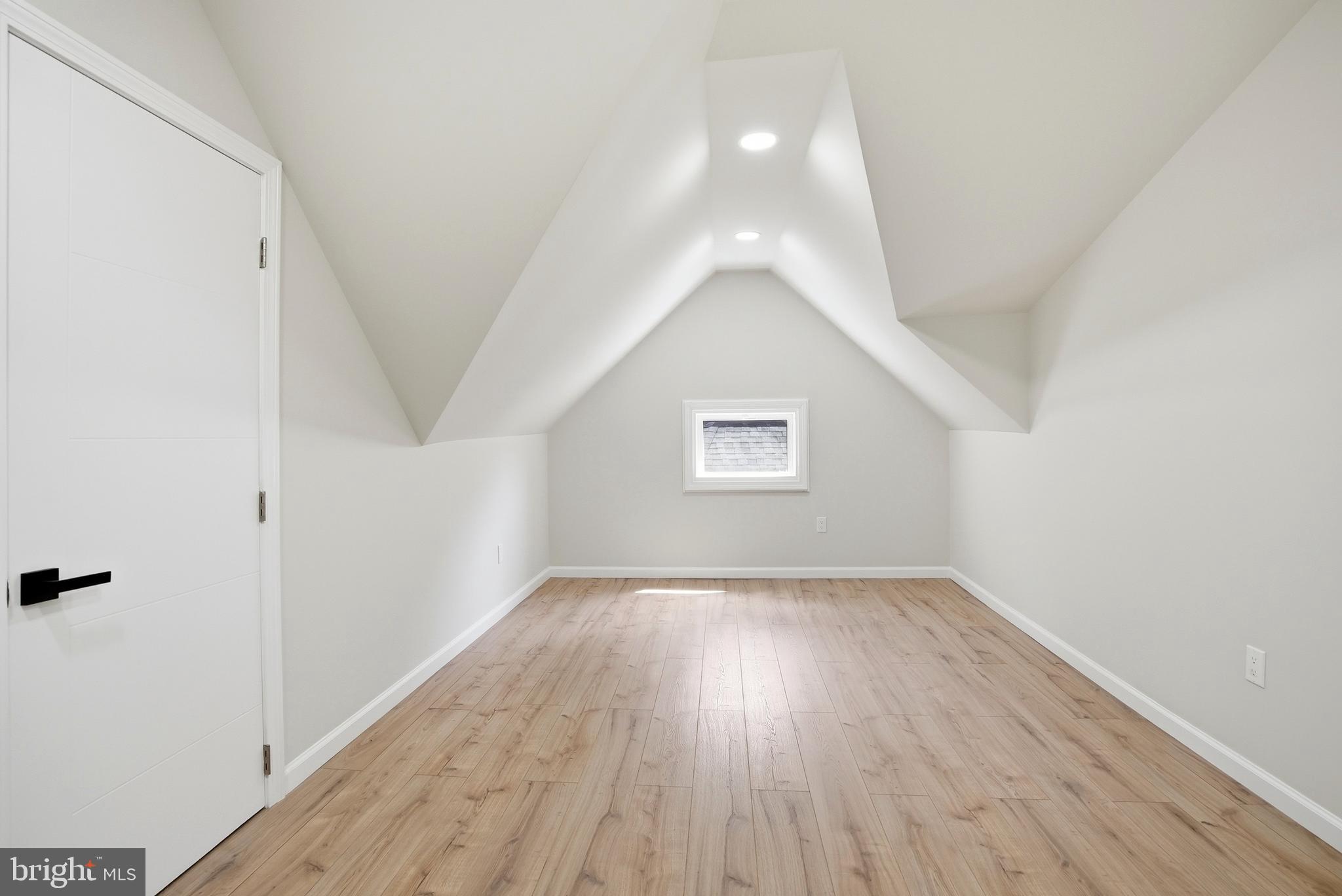 JENKINTOWN - Residential