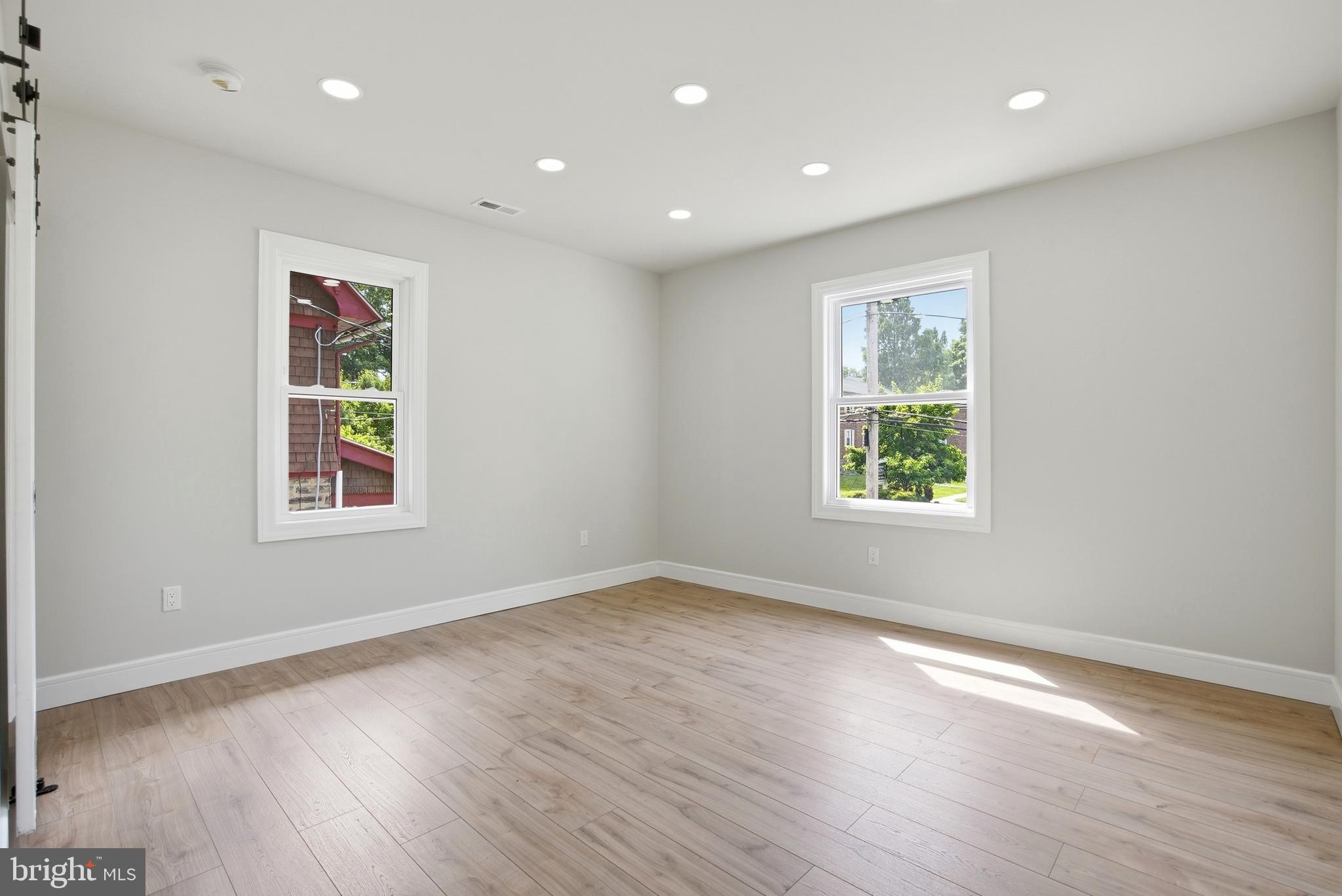 JENKINTOWN - Residential