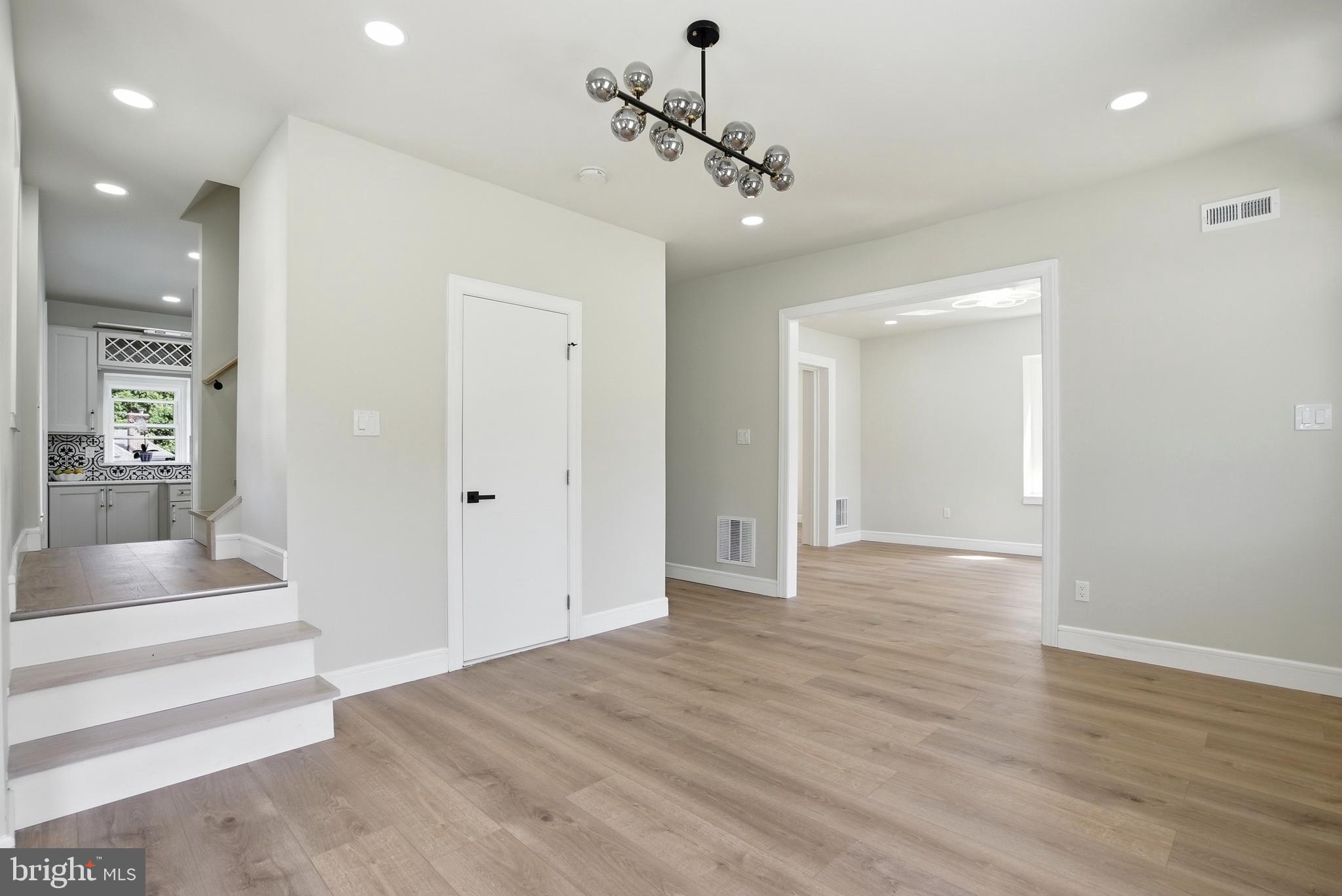 JENKINTOWN - Residential