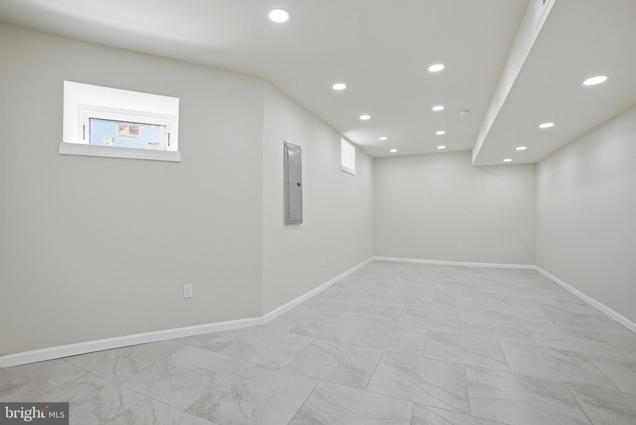 JENKINTOWN - Residential