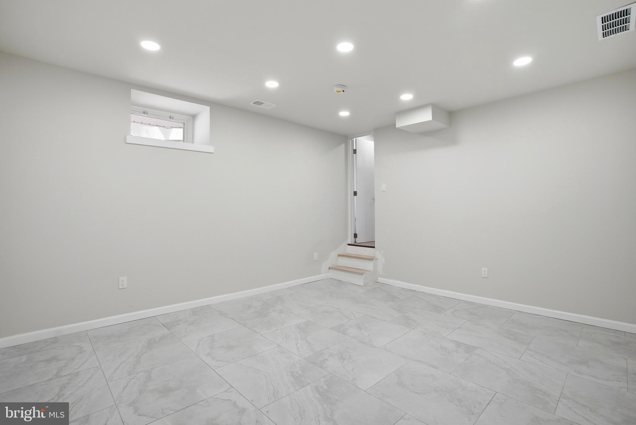 JENKINTOWN - Residential