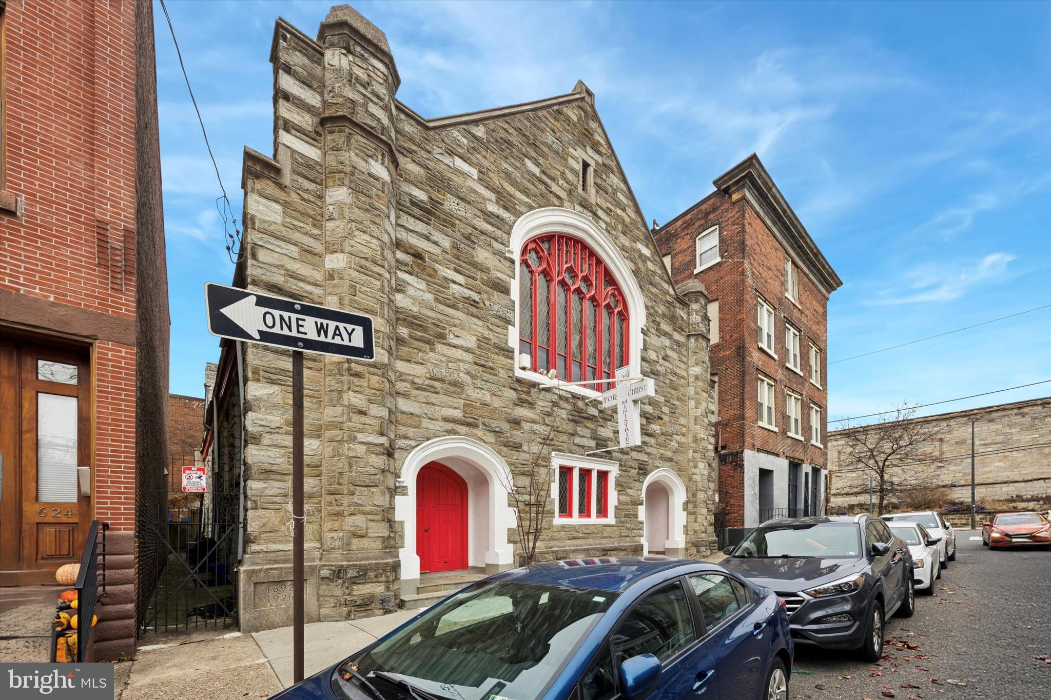 FAIRMOUNT - Commercial Sale