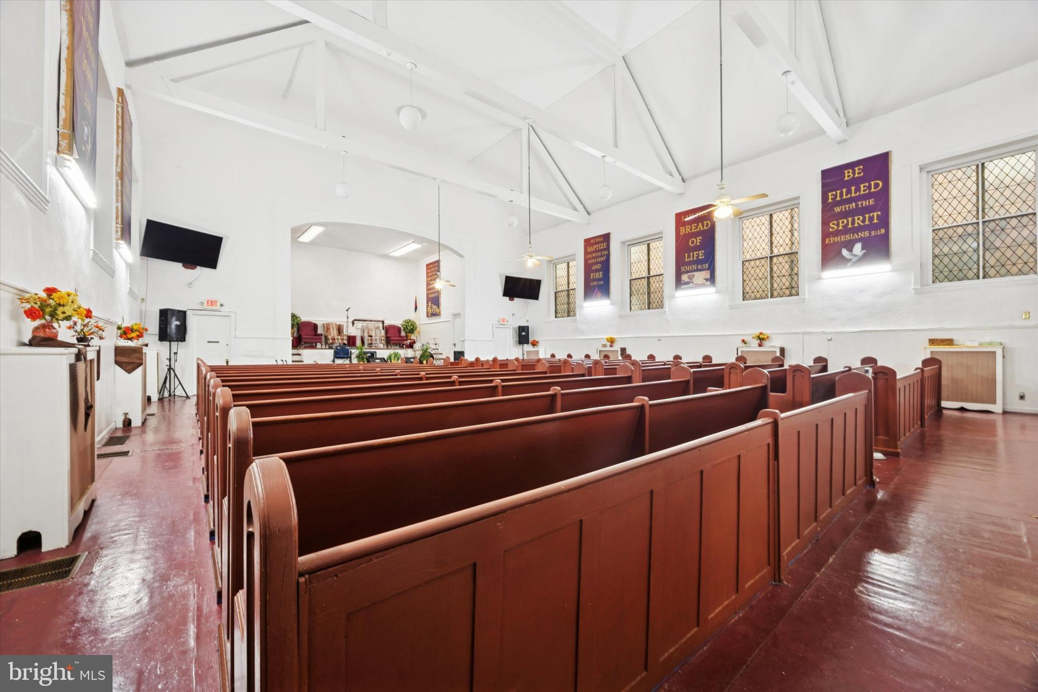 FAIRMOUNT - Commercial Sale