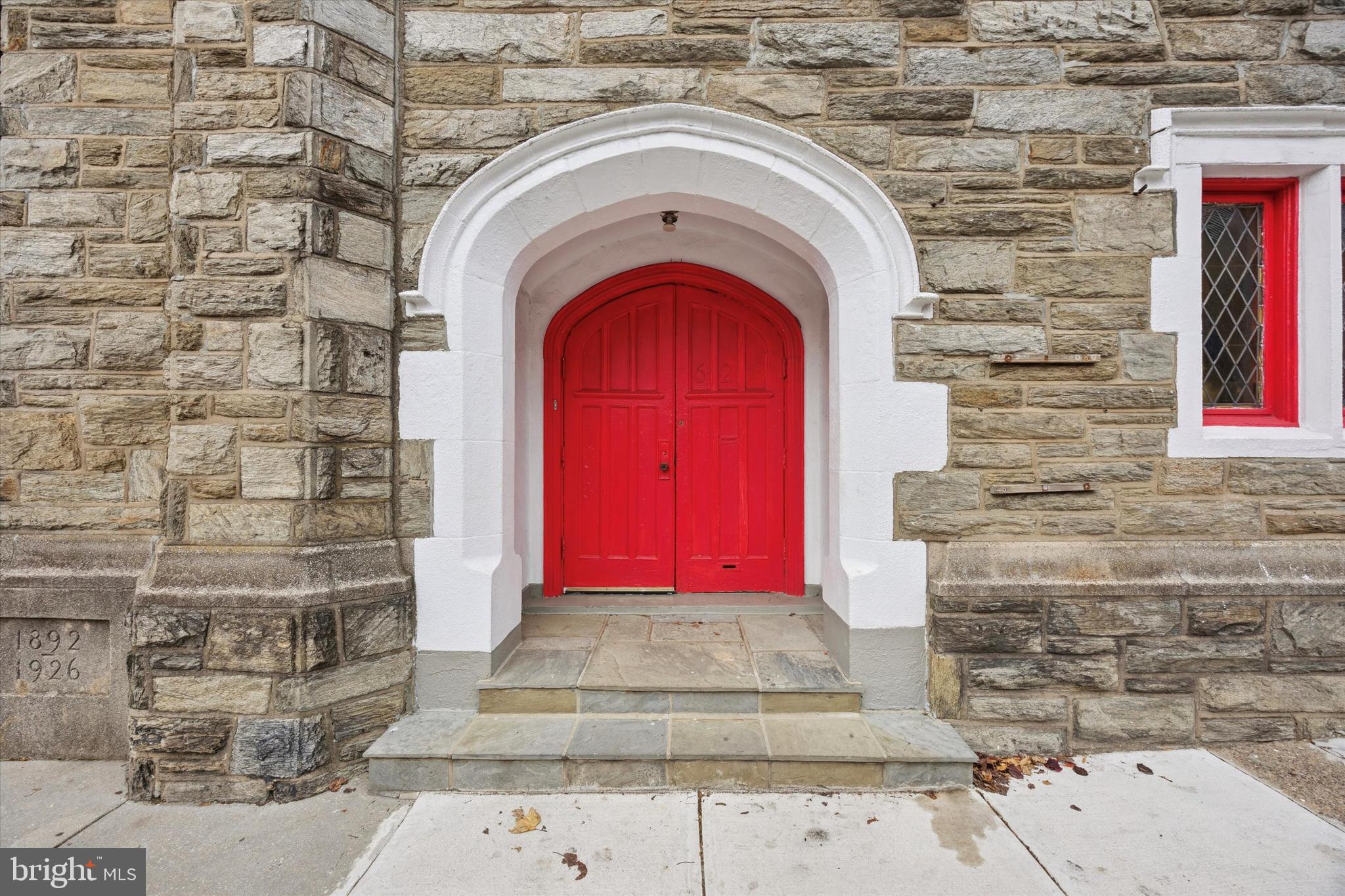 FAIRMOUNT - Commercial Sale