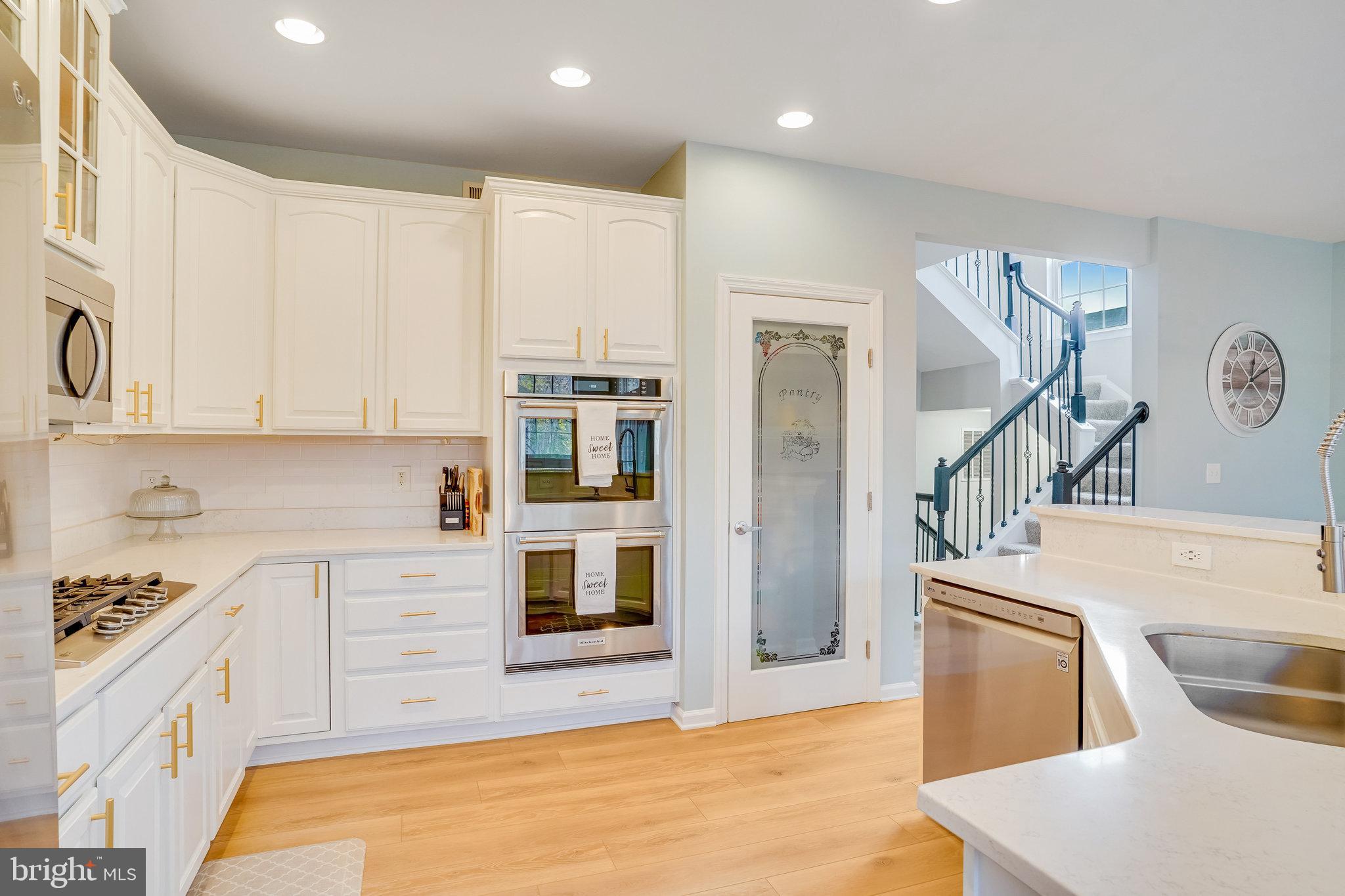 RIVERSIDE STATION - Residential