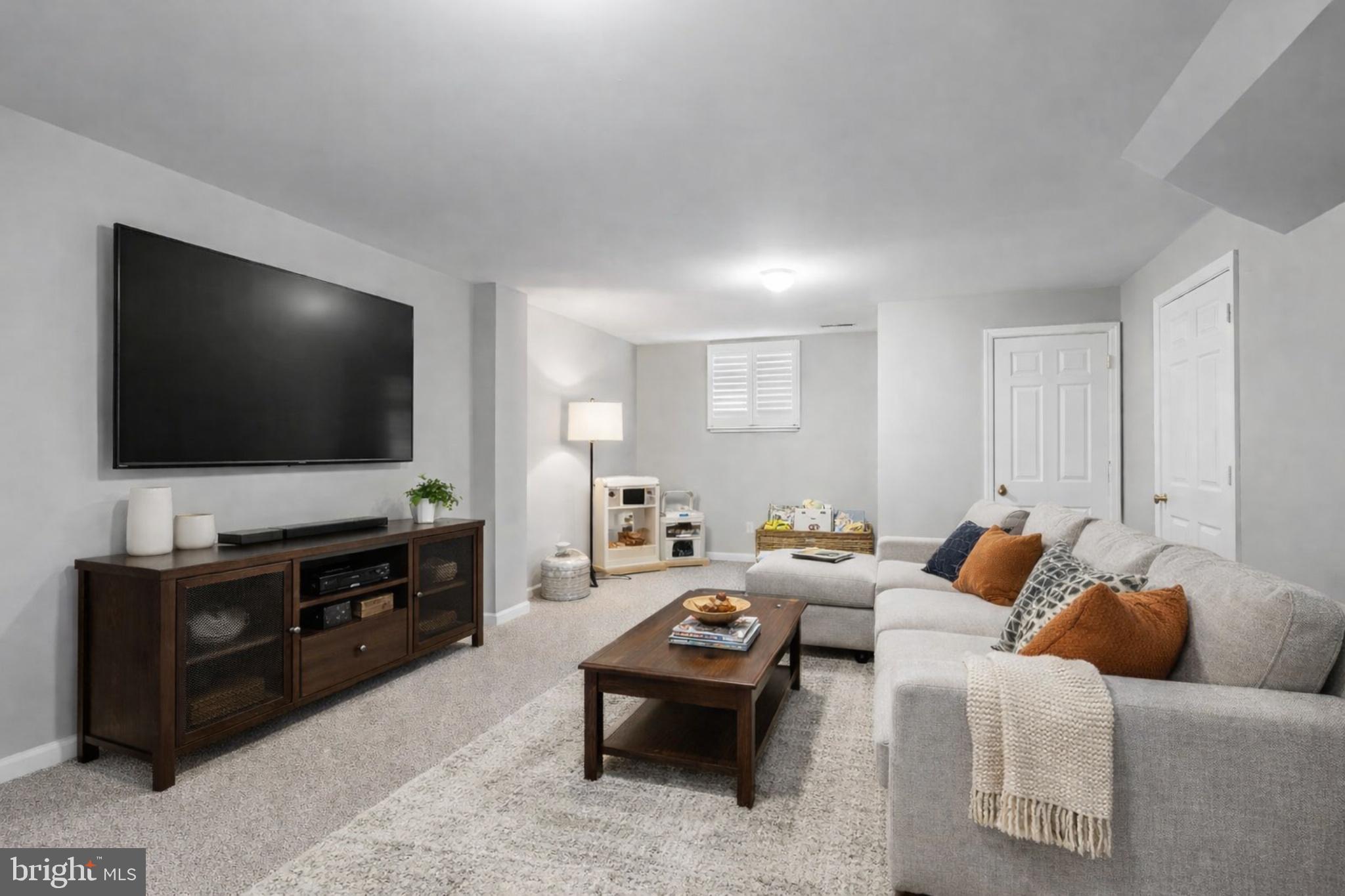 CANTON SQUARE - Residential