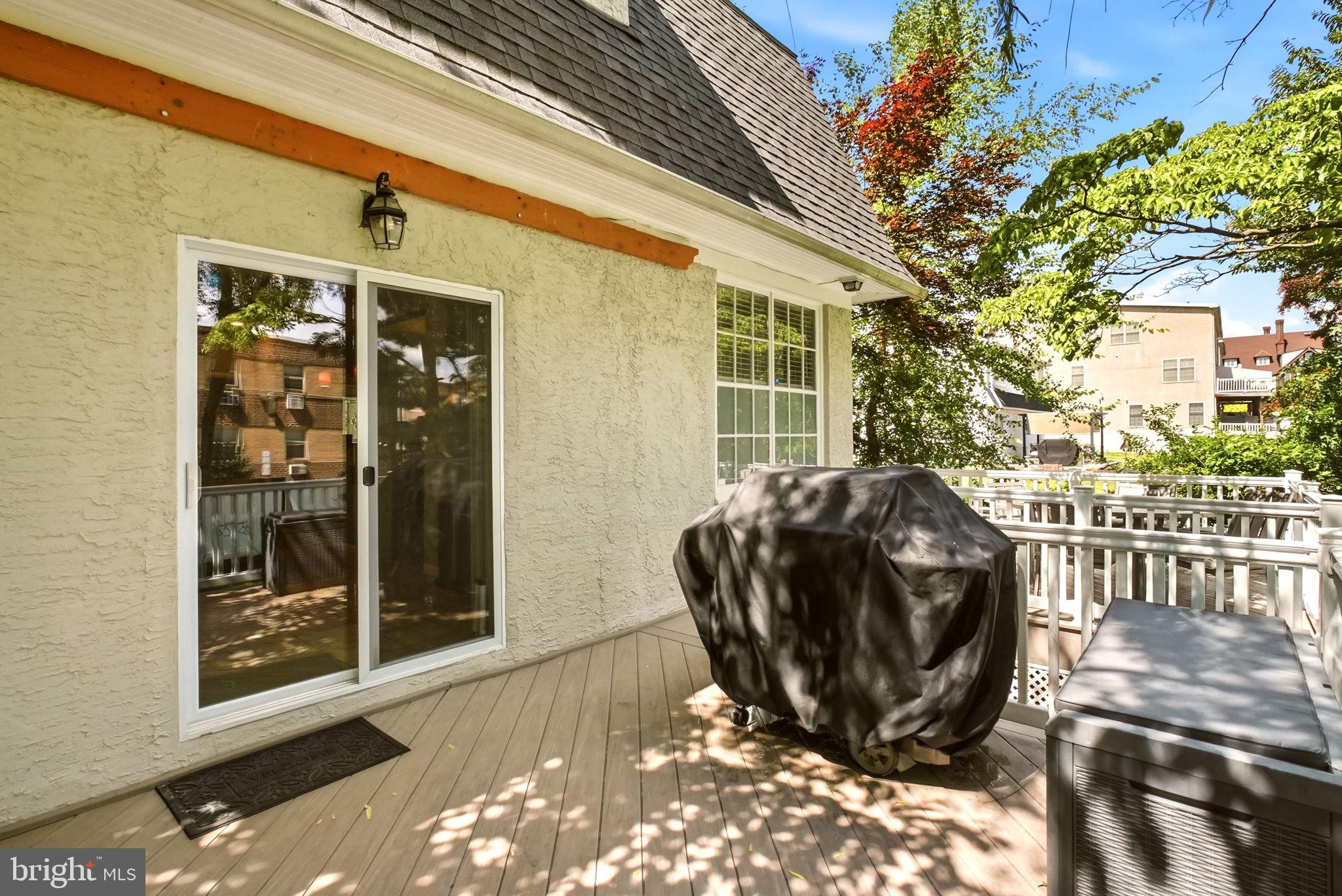 ROXBOROUGH - Residential