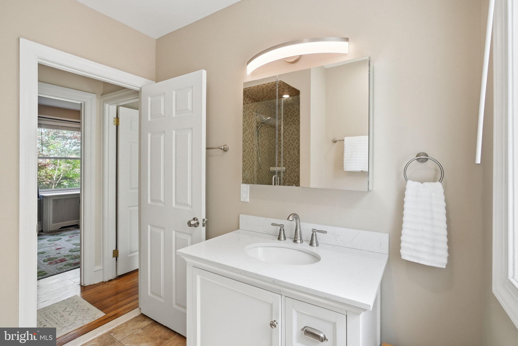 ROXBOROUGH - Residential