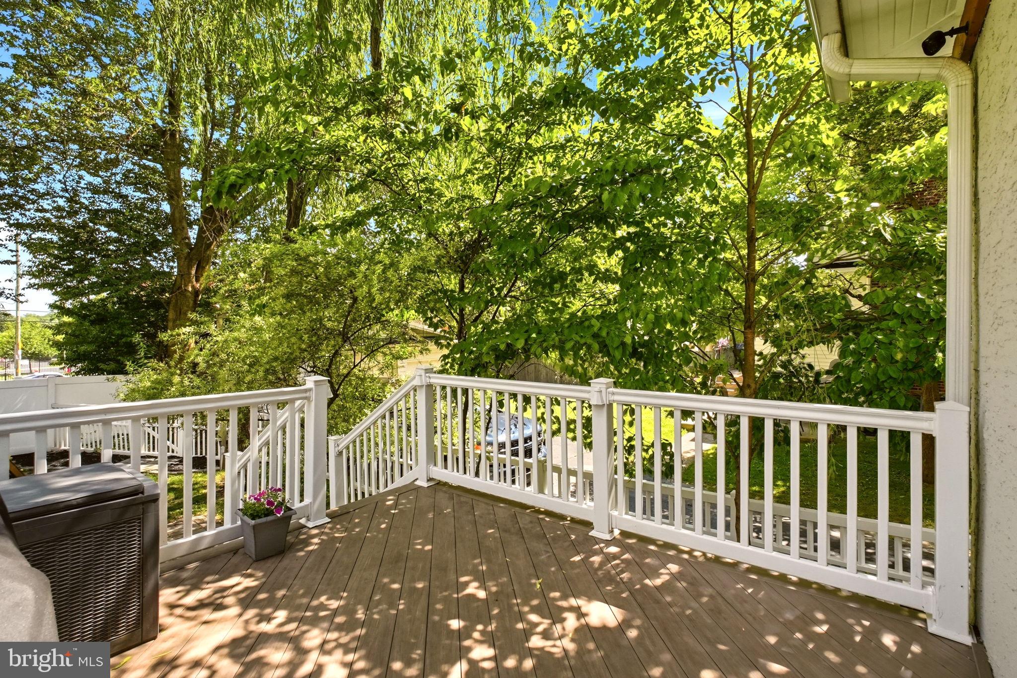 ROXBOROUGH - Residential