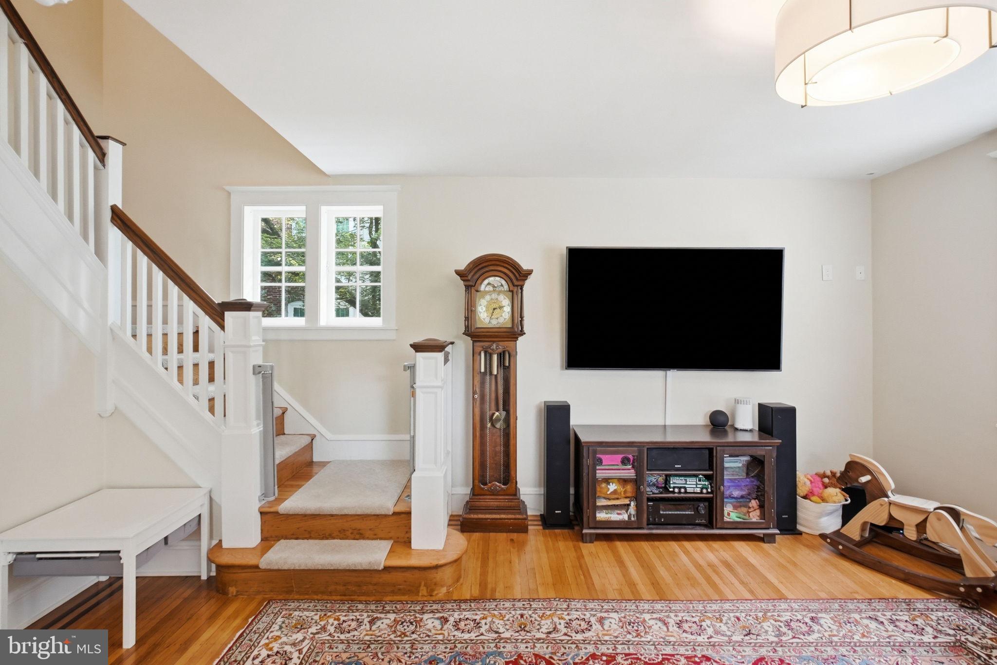 ROXBOROUGH - Residential