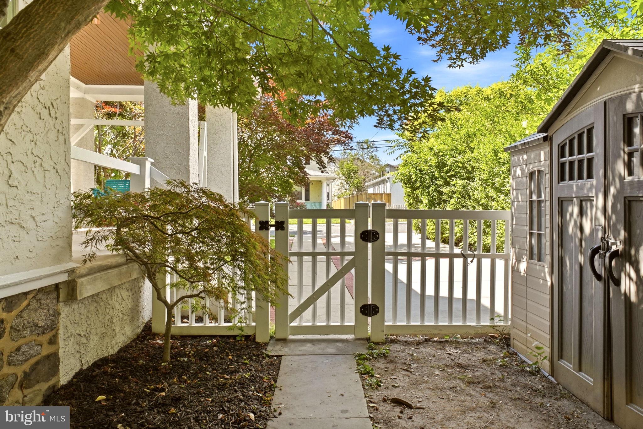ROXBOROUGH - Residential