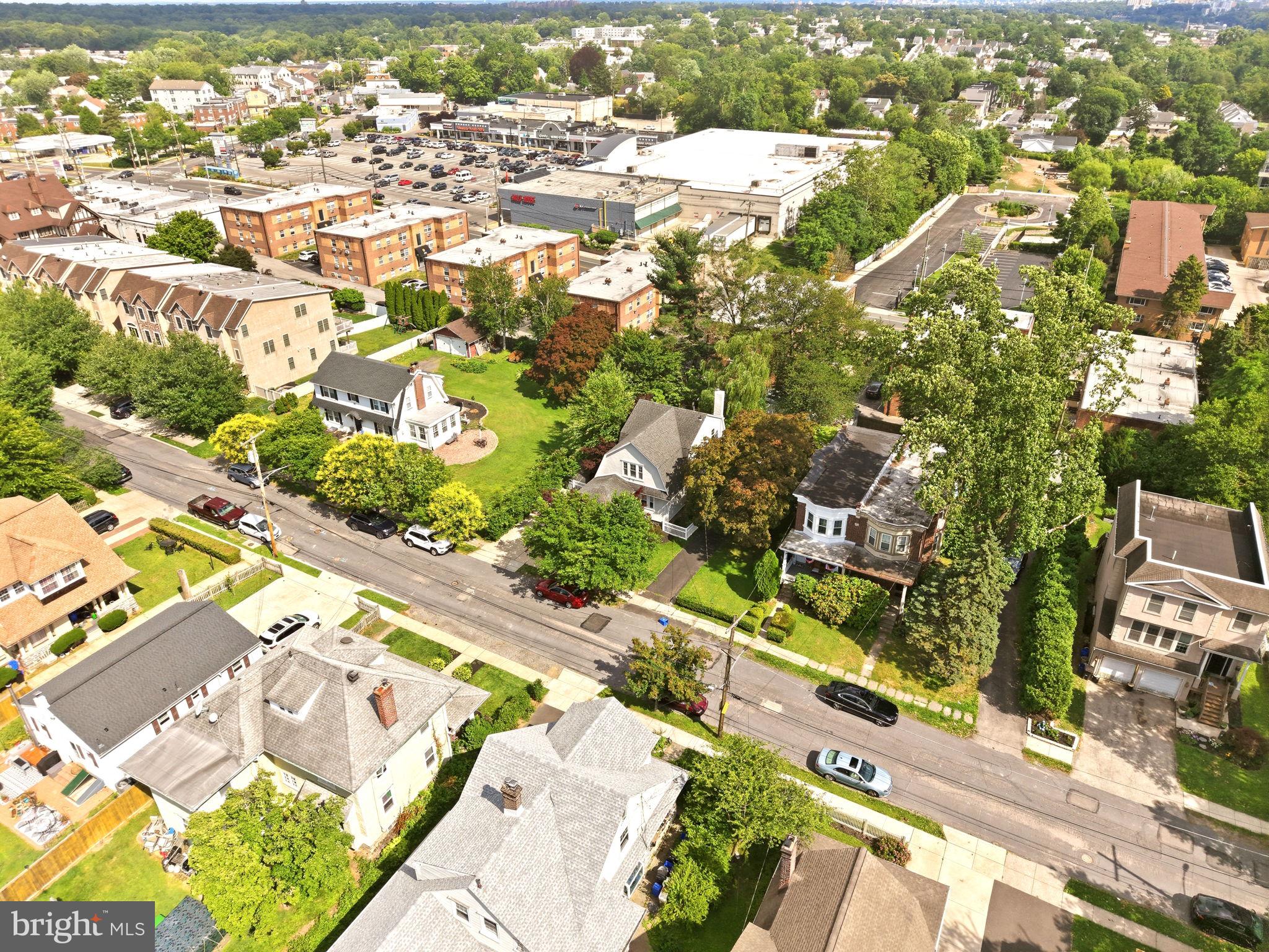 ROXBOROUGH - Residential