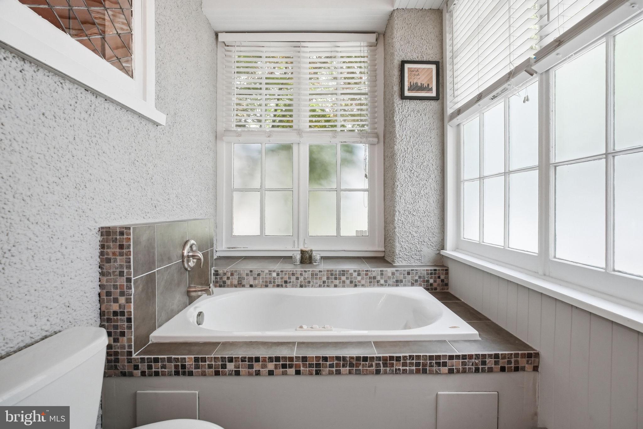 ROXBOROUGH - Residential