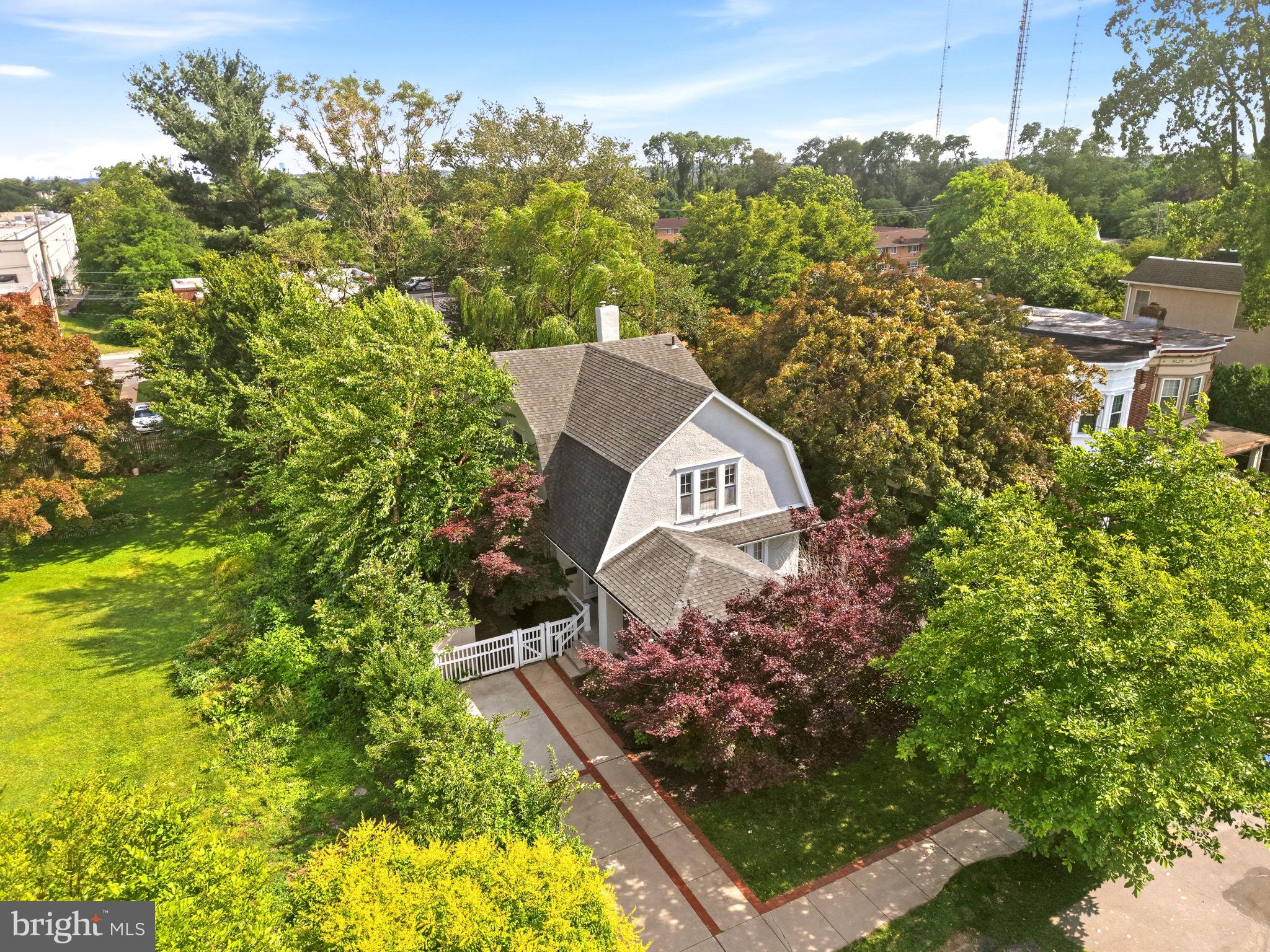 ROXBOROUGH - Residential