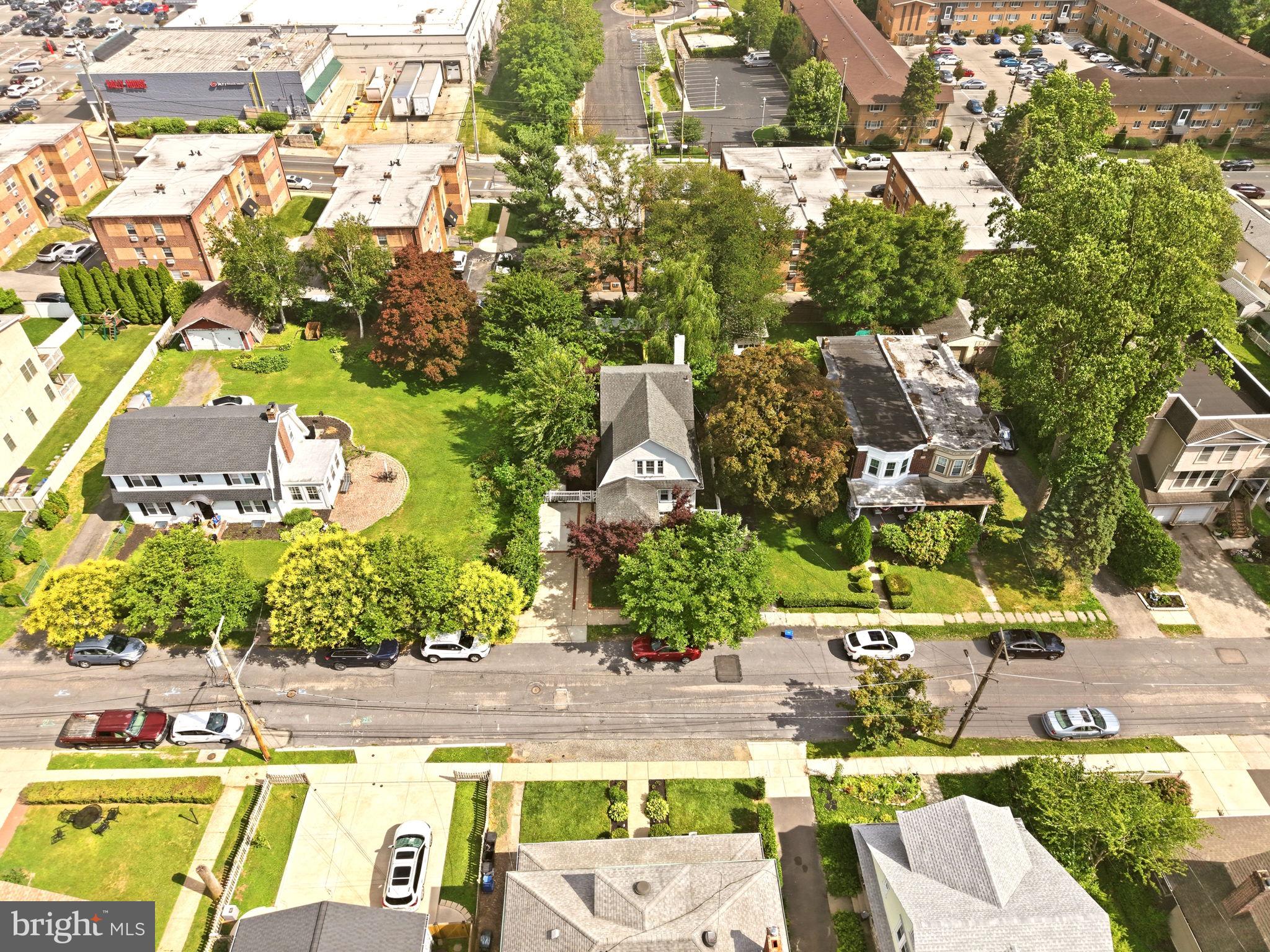 ROXBOROUGH - Residential
