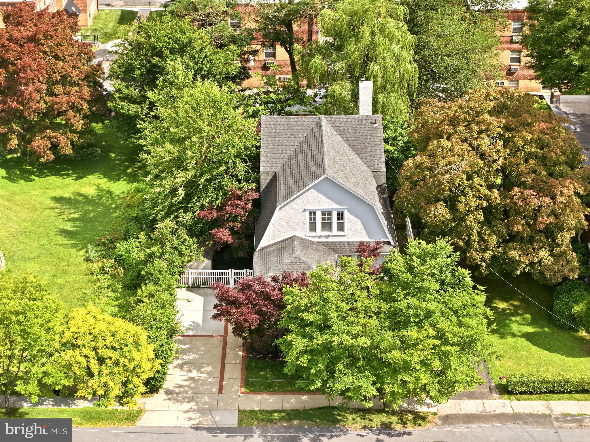 ROXBOROUGH - Residential
