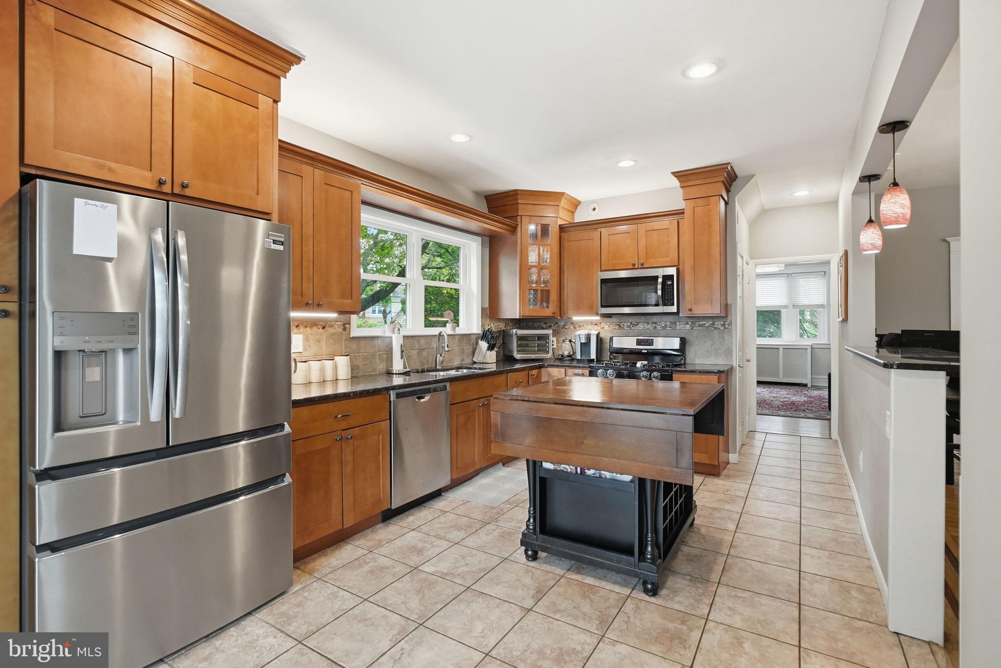 ROXBOROUGH - Residential