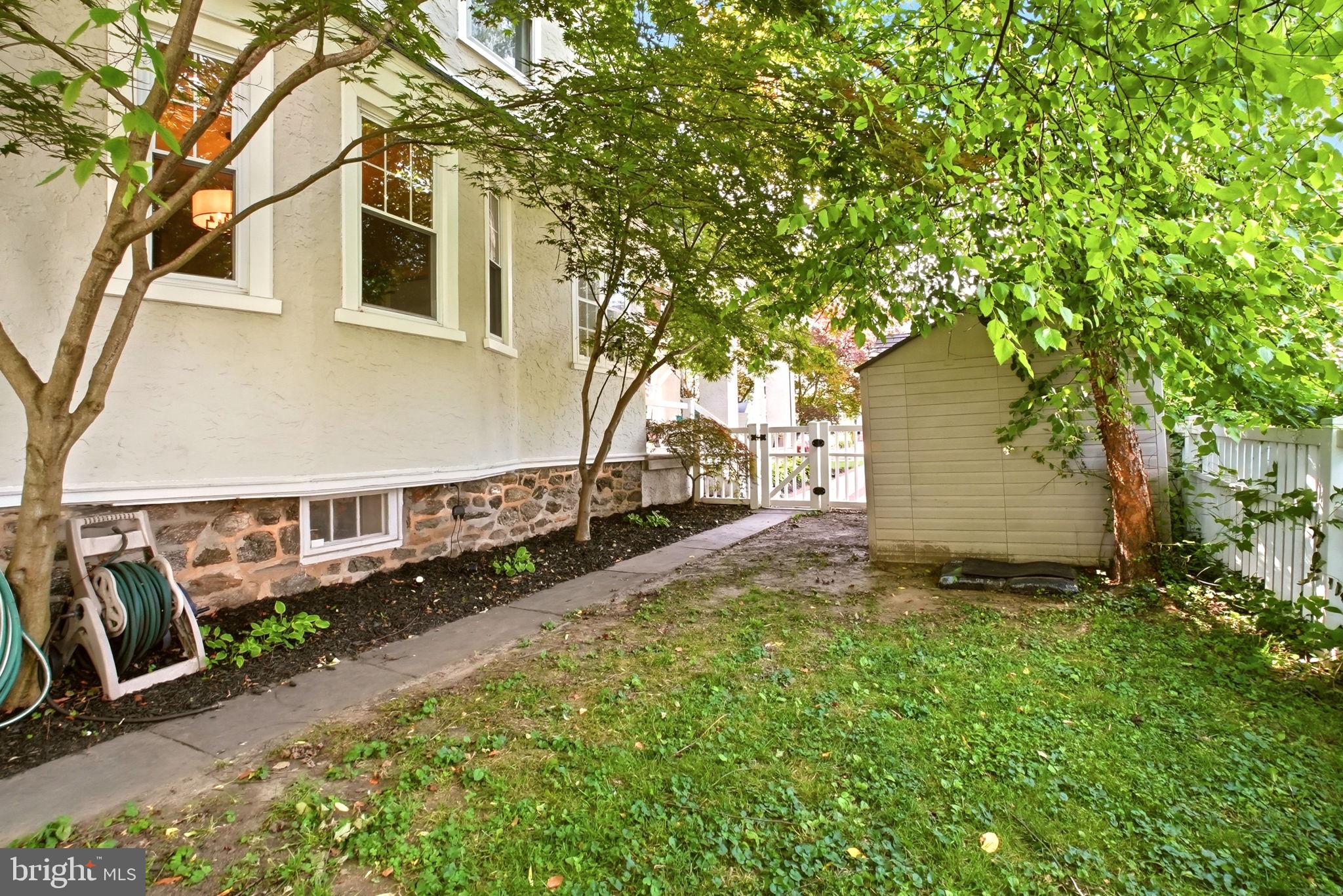 ROXBOROUGH - Residential