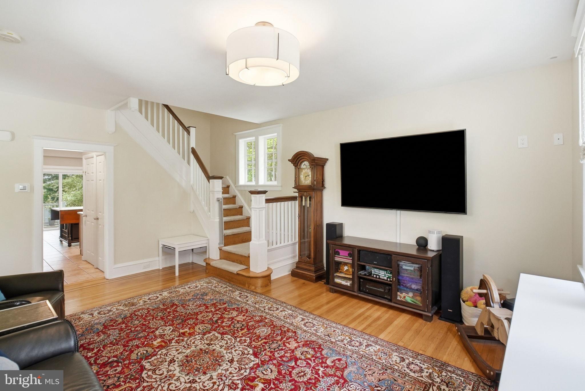 ROXBOROUGH - Residential