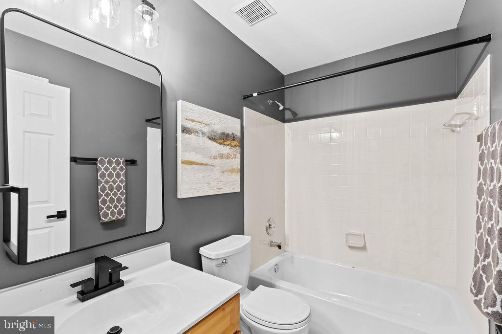 SUMNER LAKE - Residential