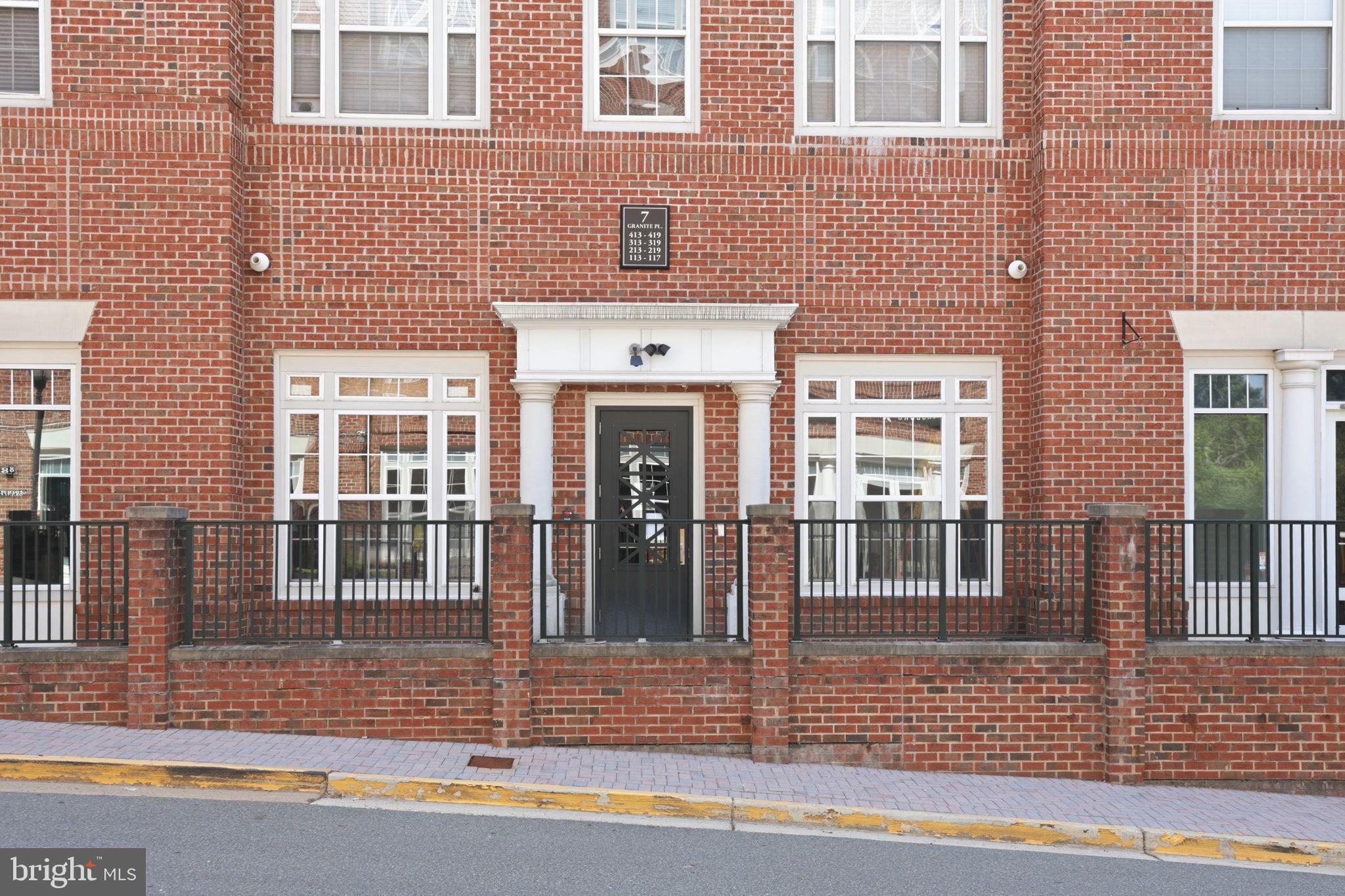 THE COLONNADE AT KENTLANDS - Residential