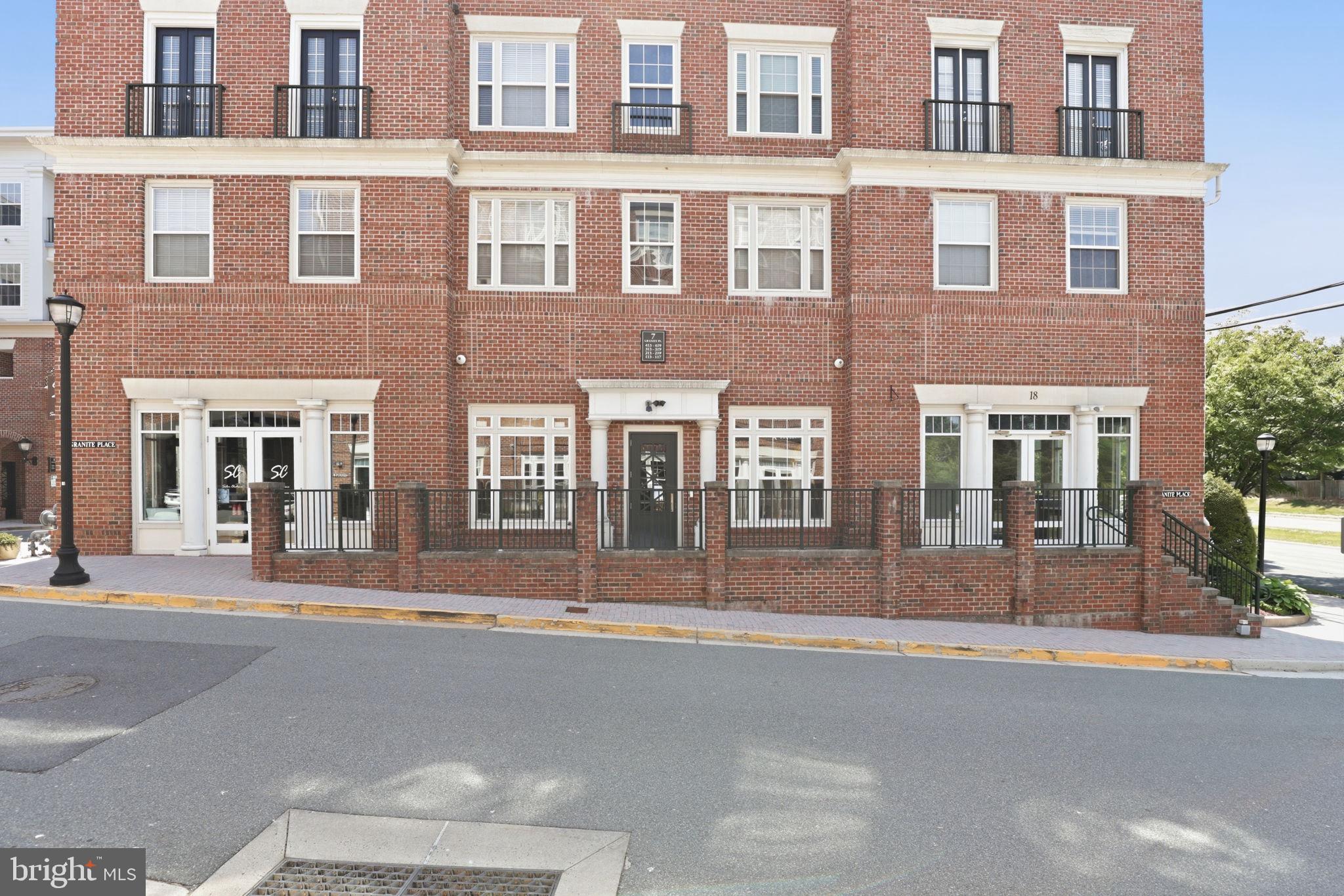 THE COLONNADE AT KENTLANDS - Residential