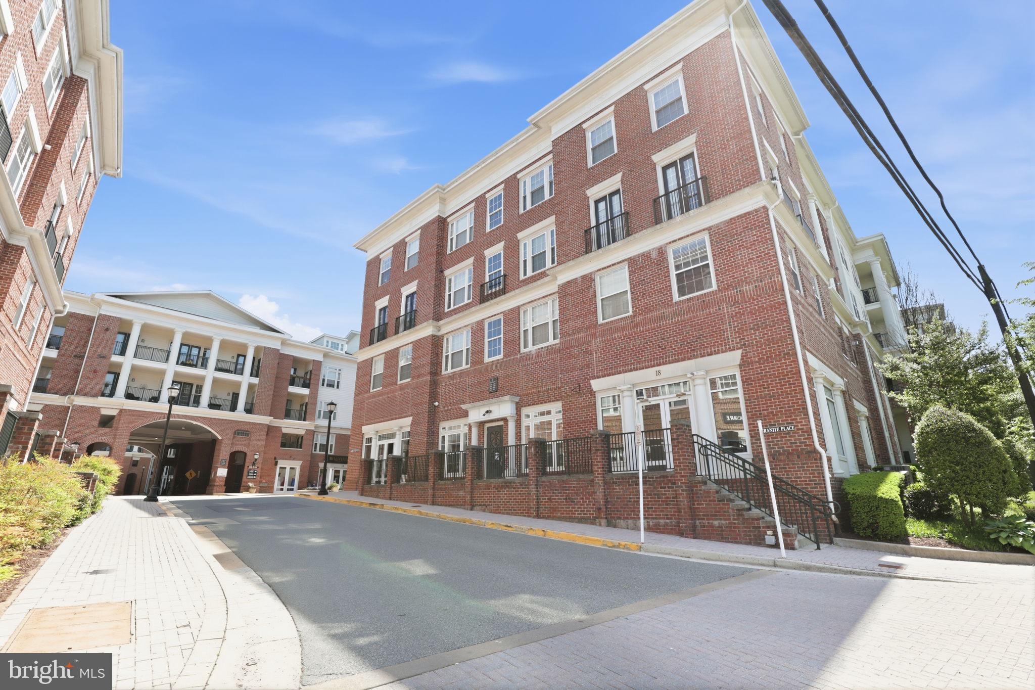 THE COLONNADE AT KENTLANDS - Residential
