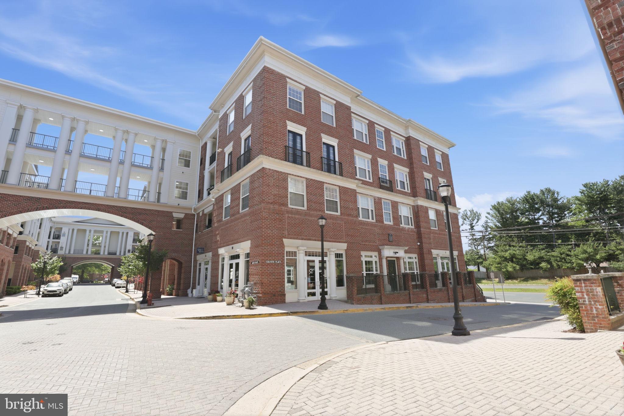 THE COLONNADE AT KENTLANDS - Residential