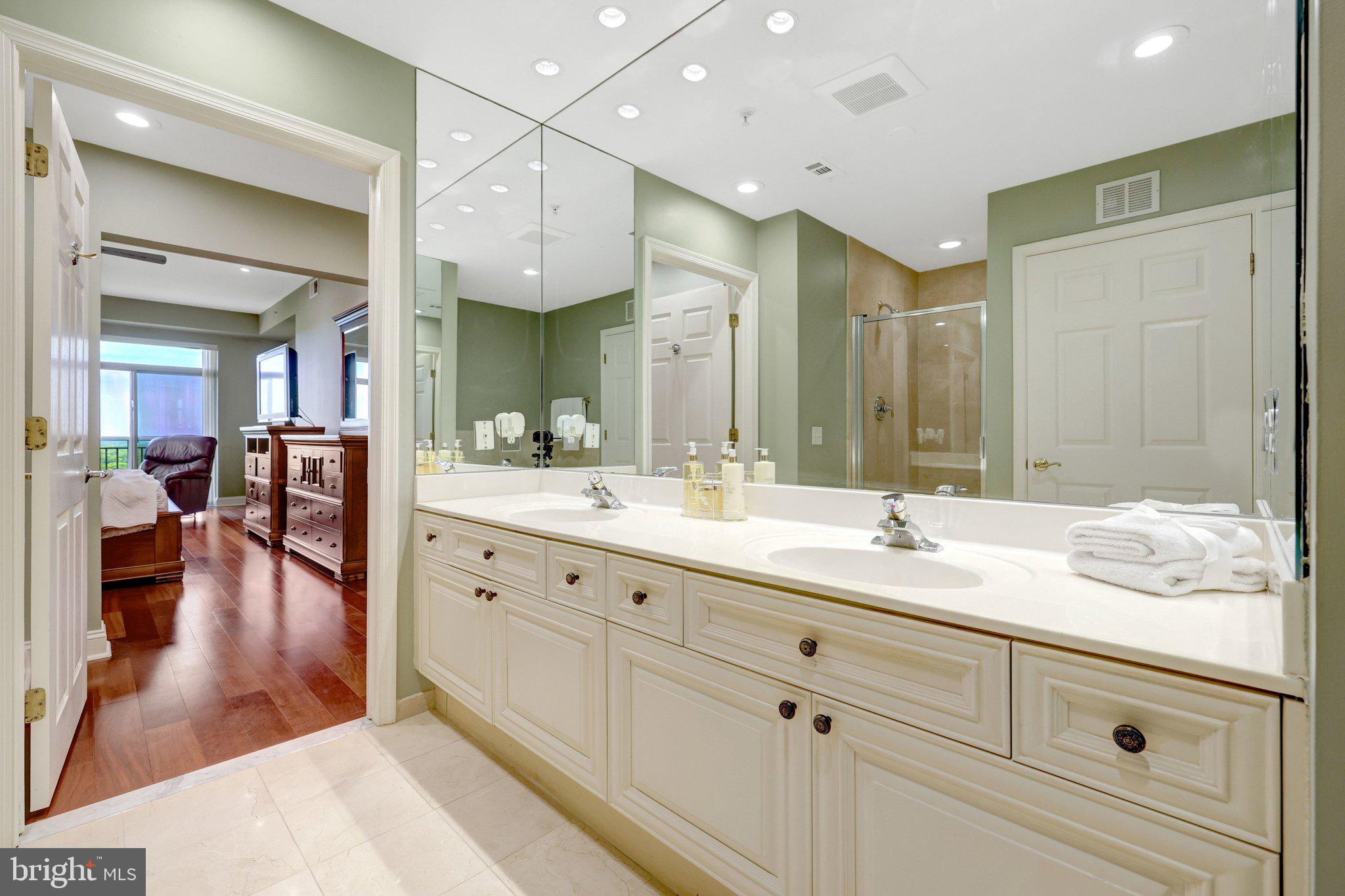 STRATFORD CONDOMINIUMS - Residential