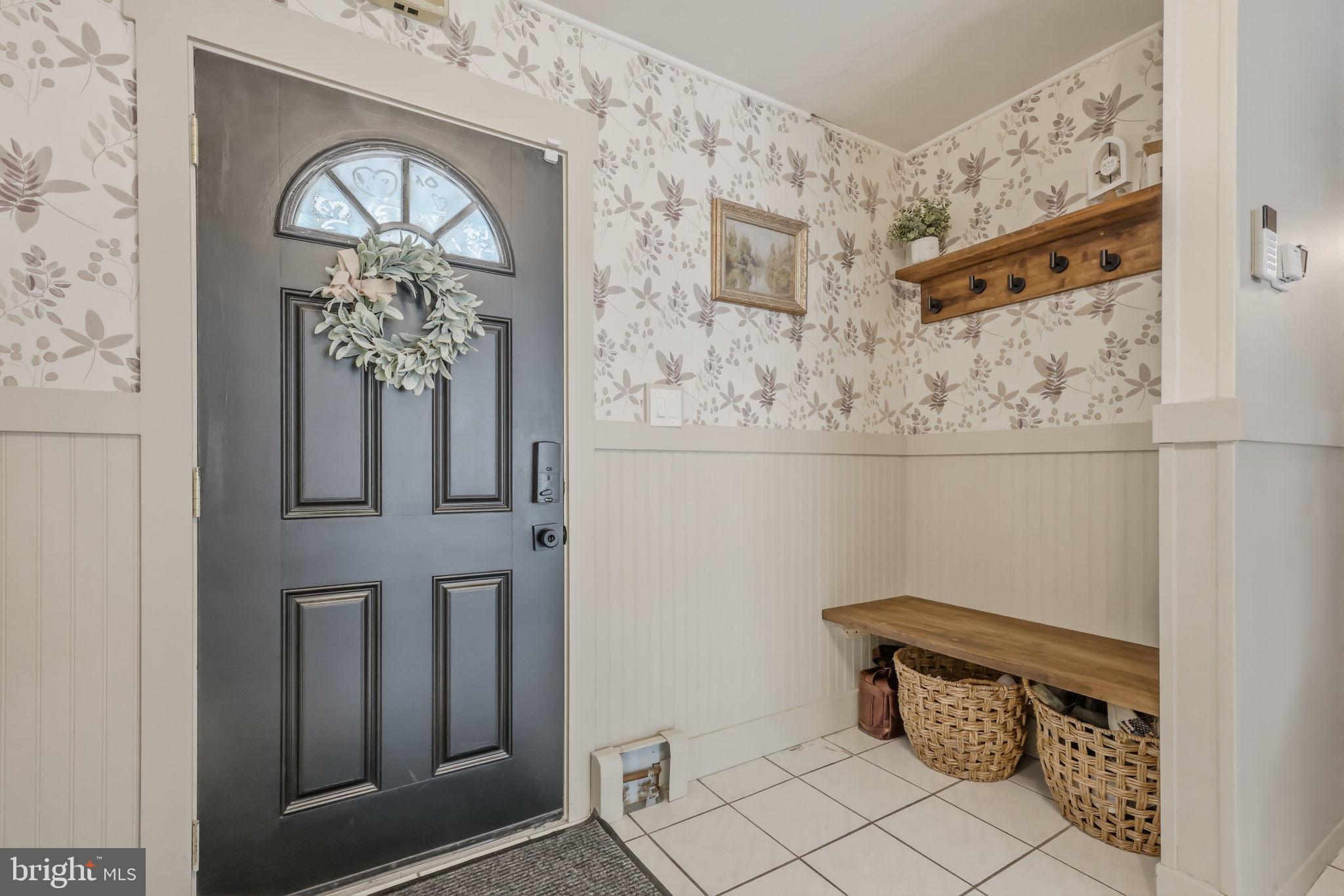 SNOWBALL GATE - Residential