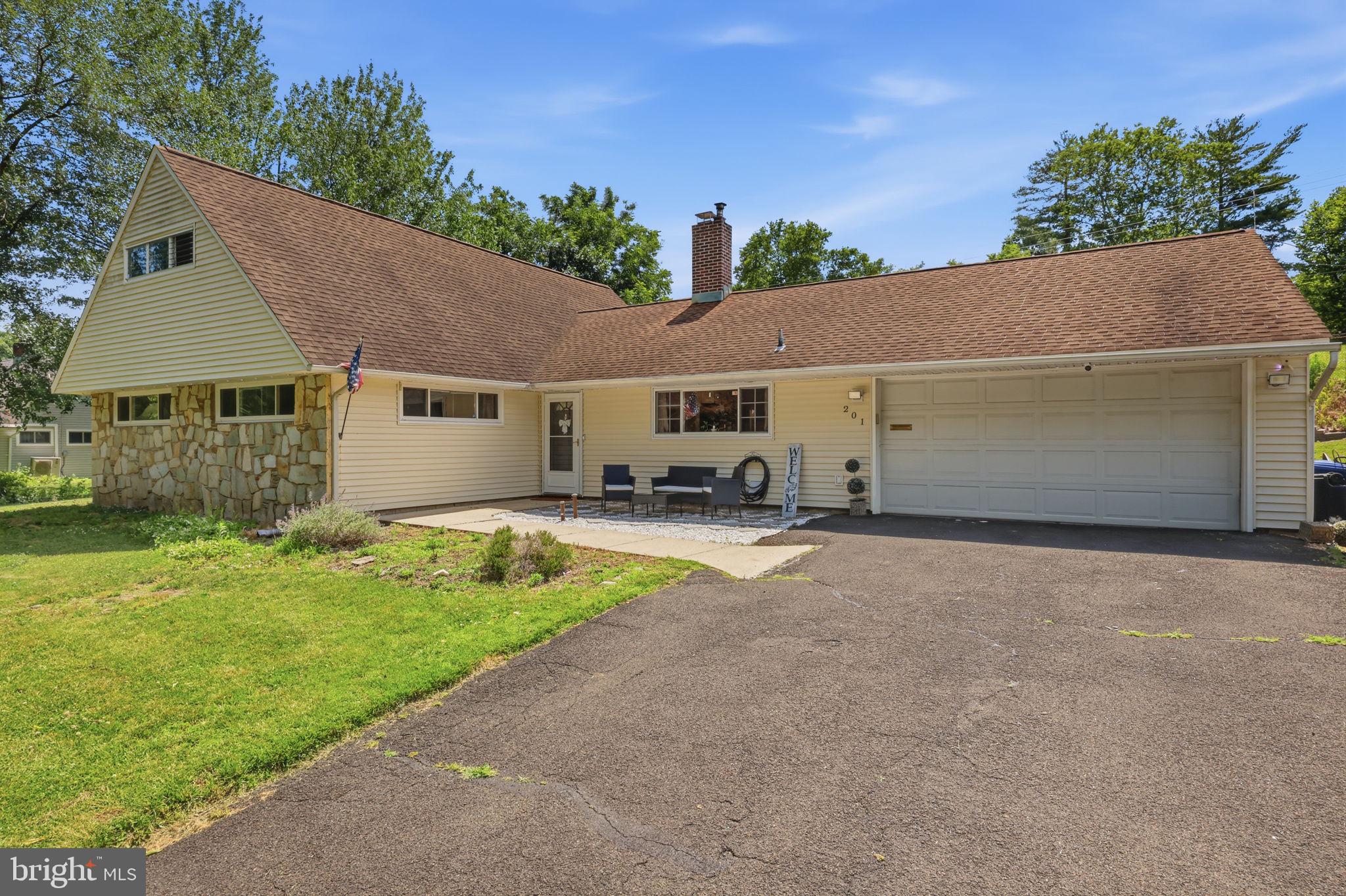 SNOWBALL GATE - Residential