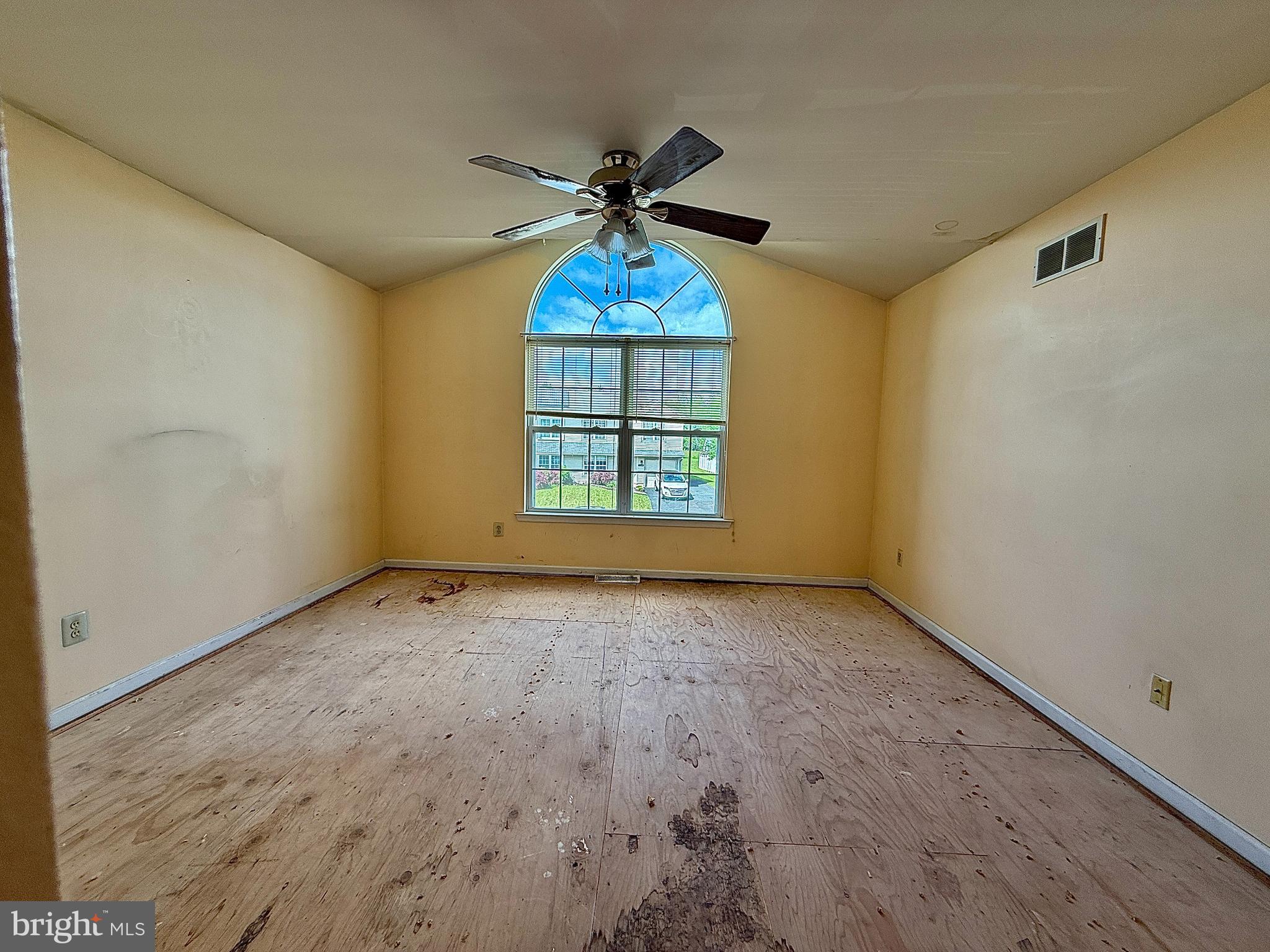 WALNUT BANK FARMS - Residential
