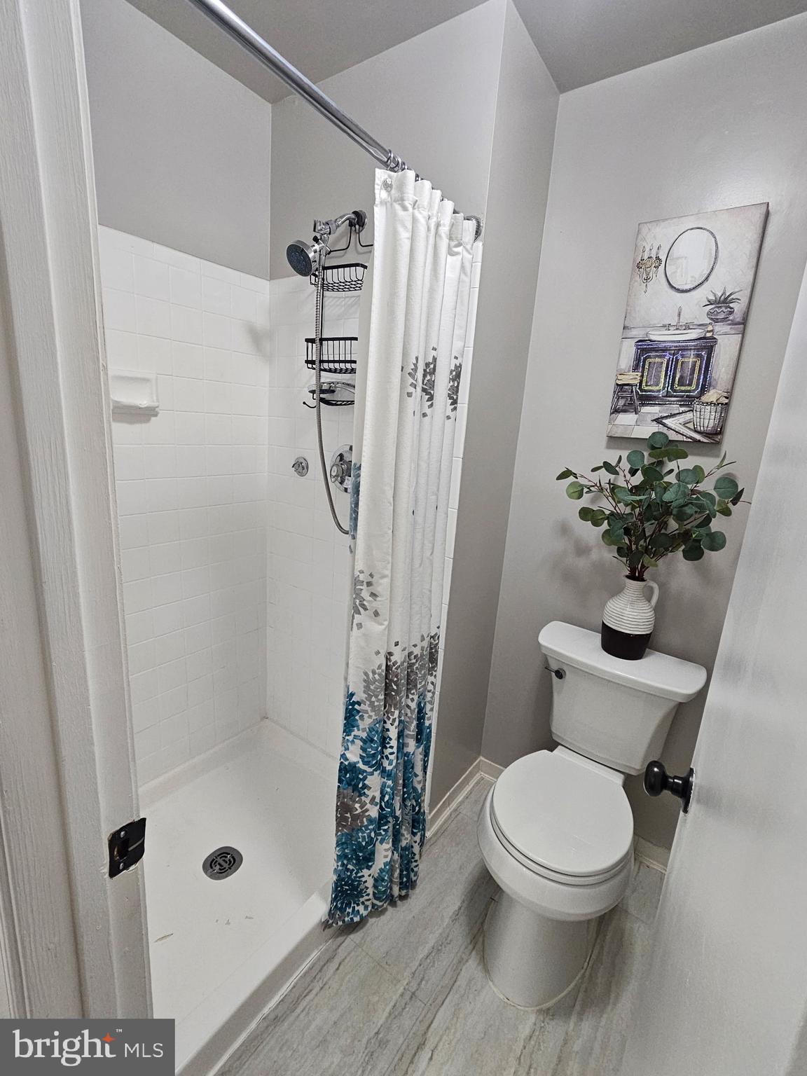LAUREL LAKES - Residential