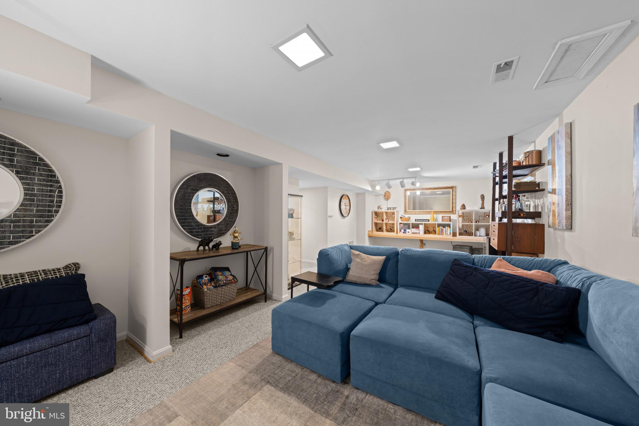 HIGHLAND HALL - Residential
