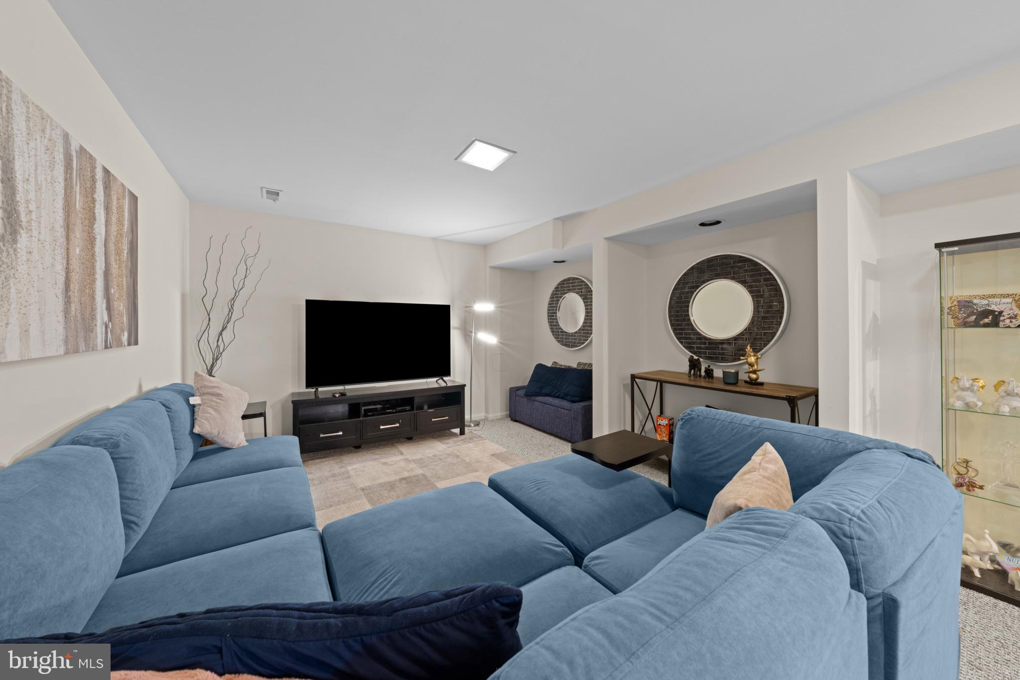 HIGHLAND HALL - Residential
