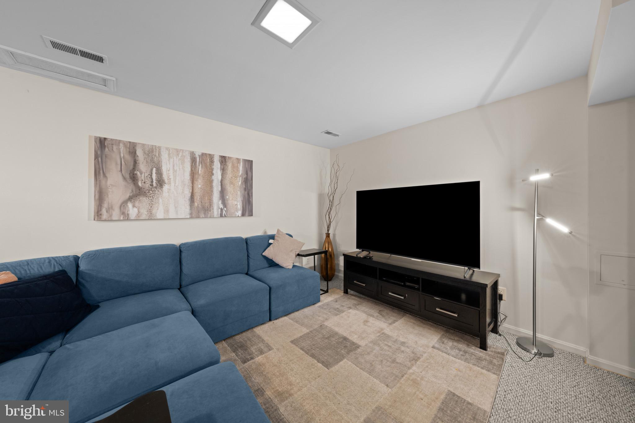 HIGHLAND HALL - Residential