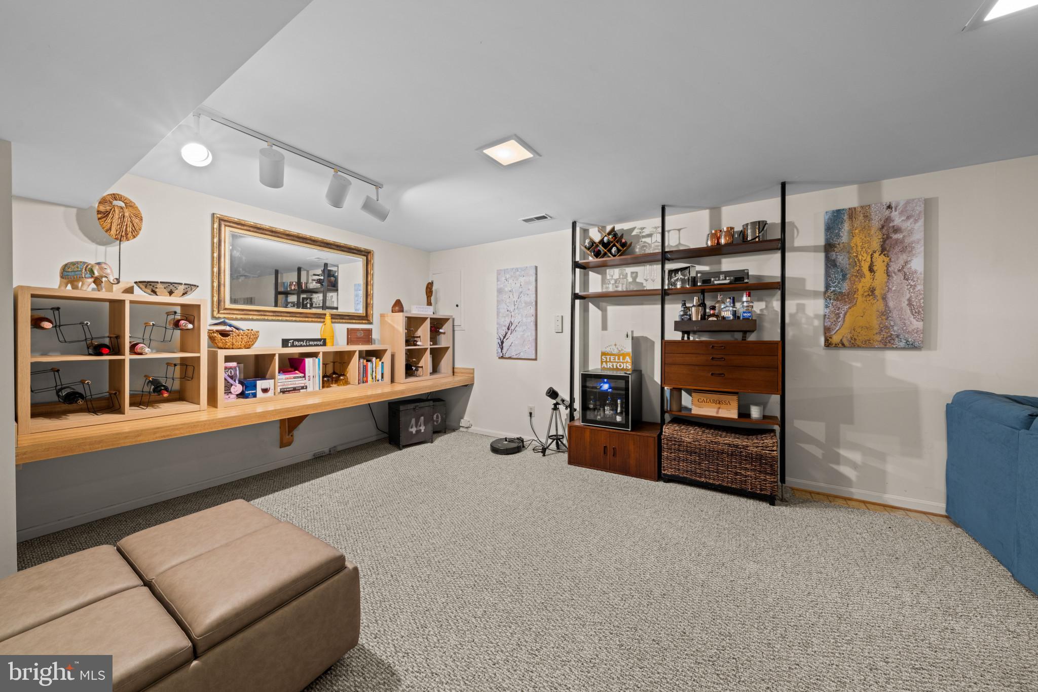 HIGHLAND HALL - Residential