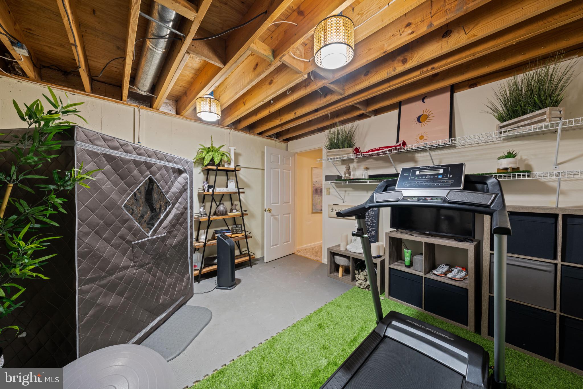 HIGHLAND HALL - Residential