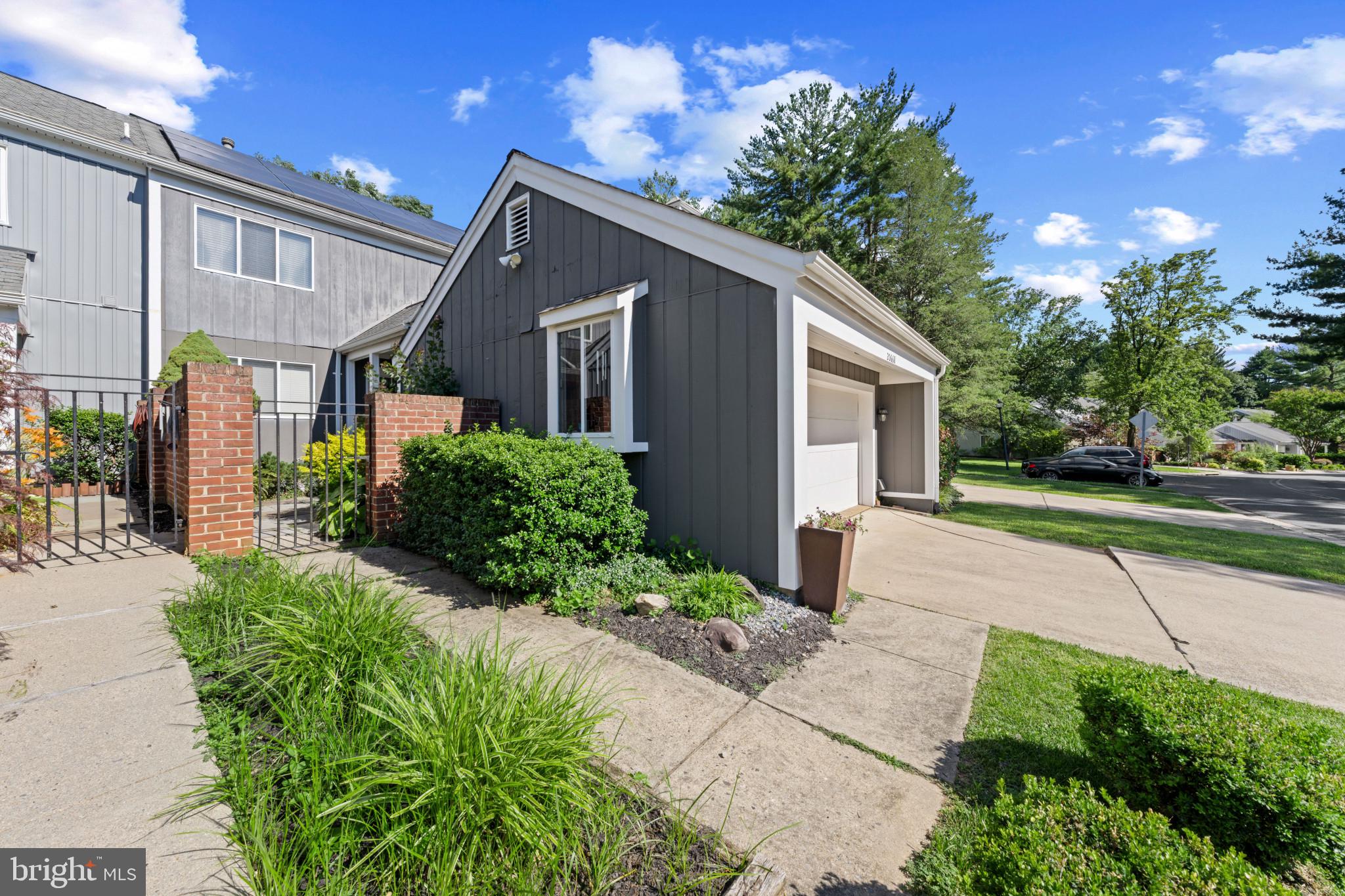 HIGHLAND HALL - Residential