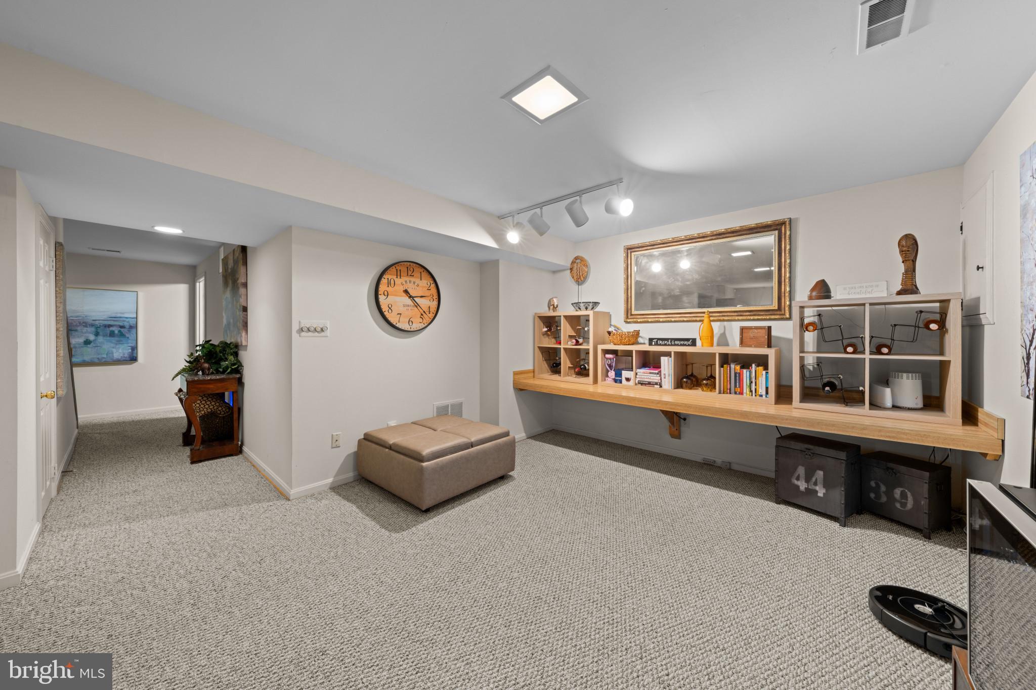 HIGHLAND HALL - Residential