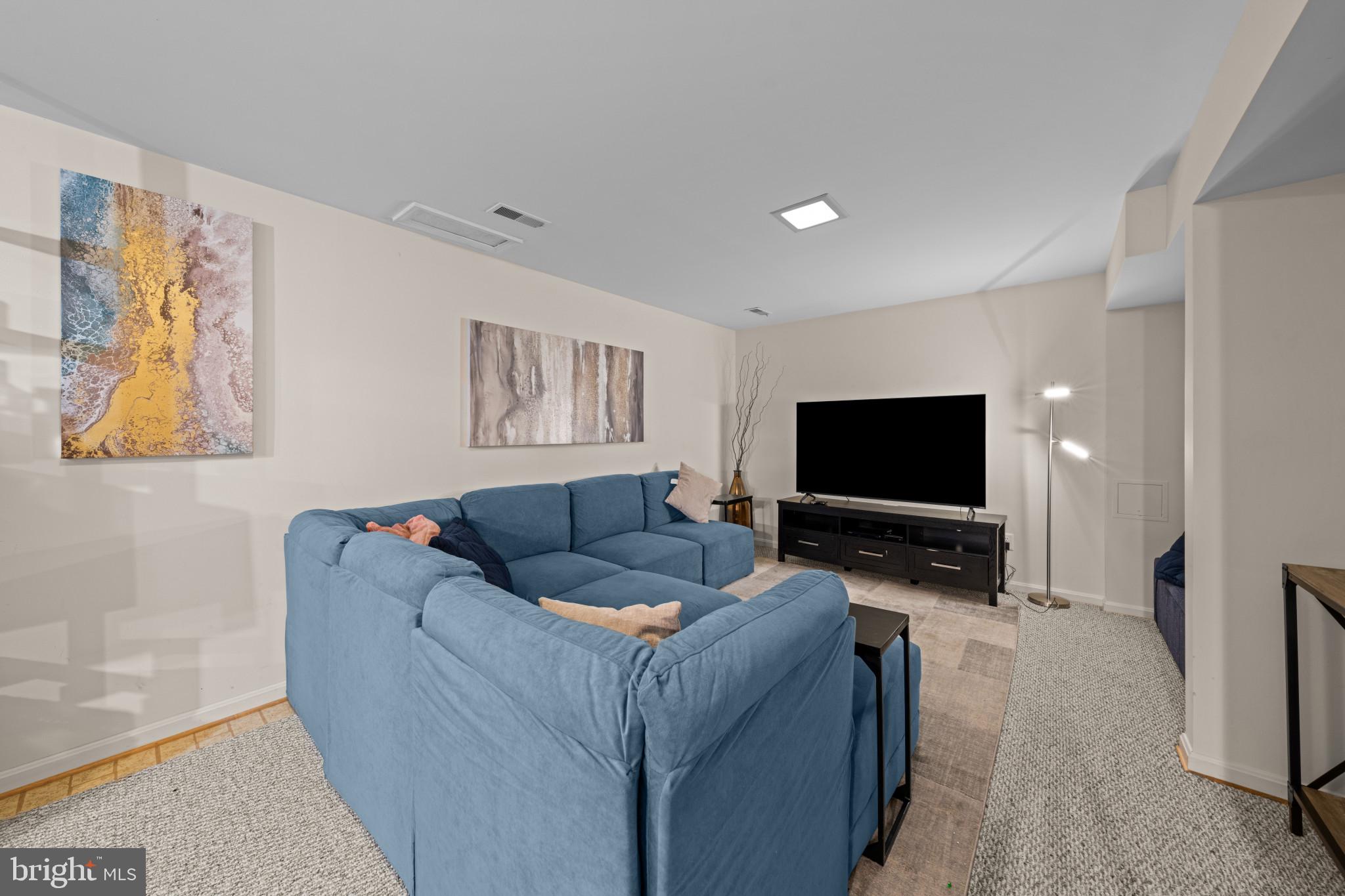 HIGHLAND HALL - Residential
