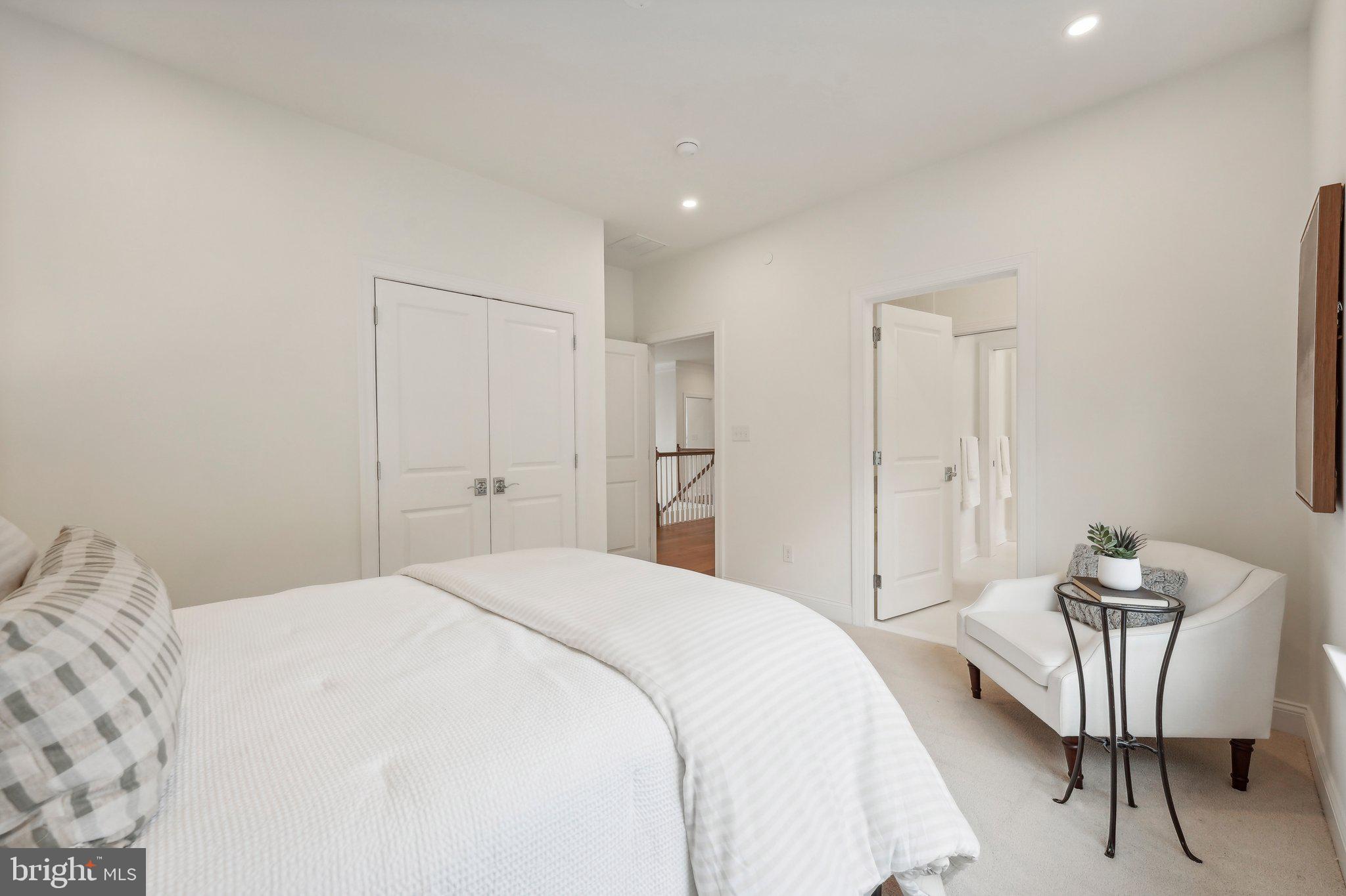 VILLAGE OF FOUR SEASONS - Residential