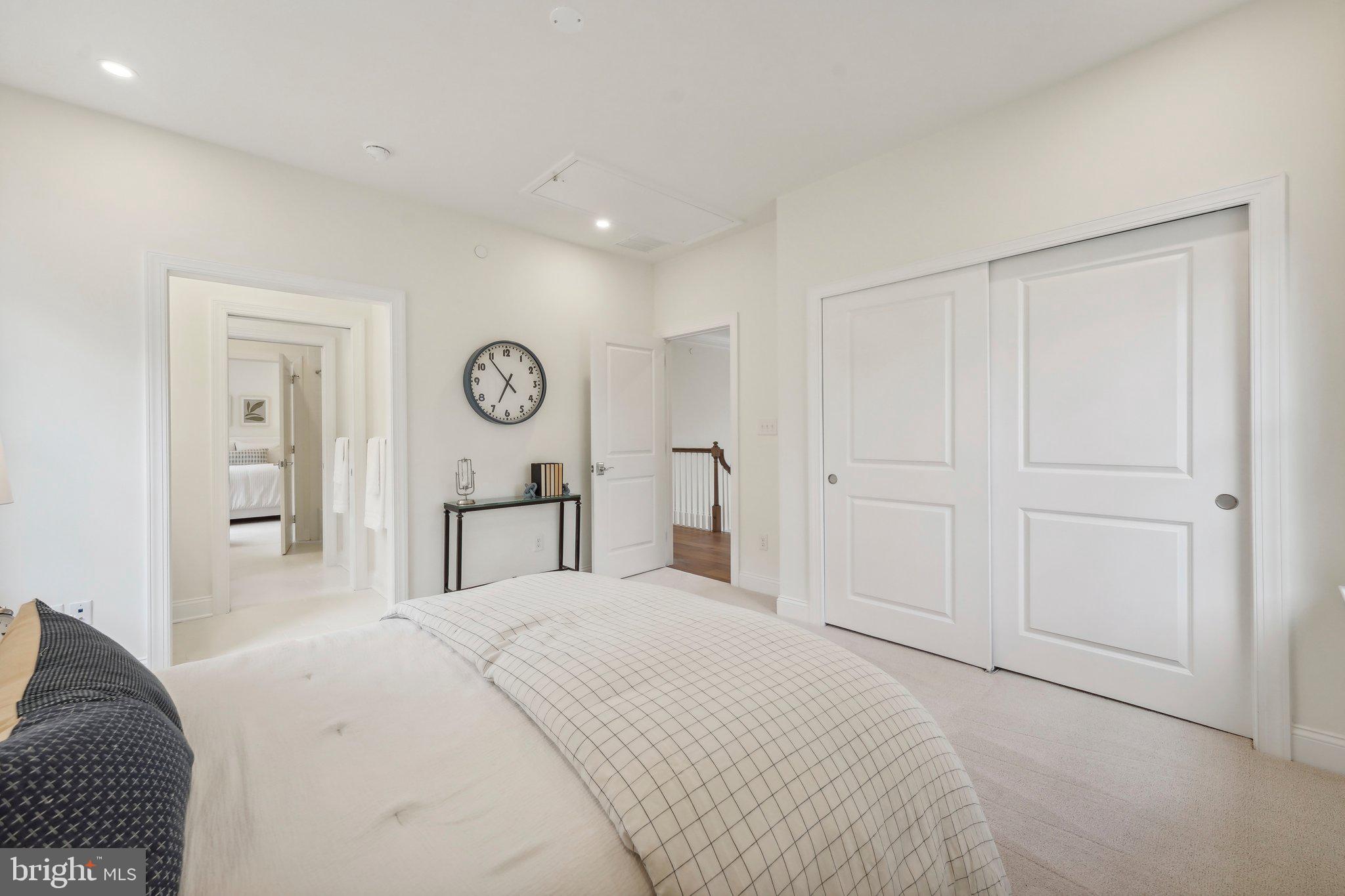 VILLAGE OF FOUR SEASONS - Residential