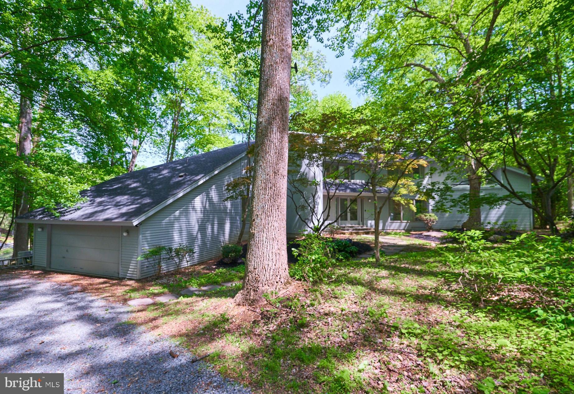 WALKER WOODS LAKE - Residential