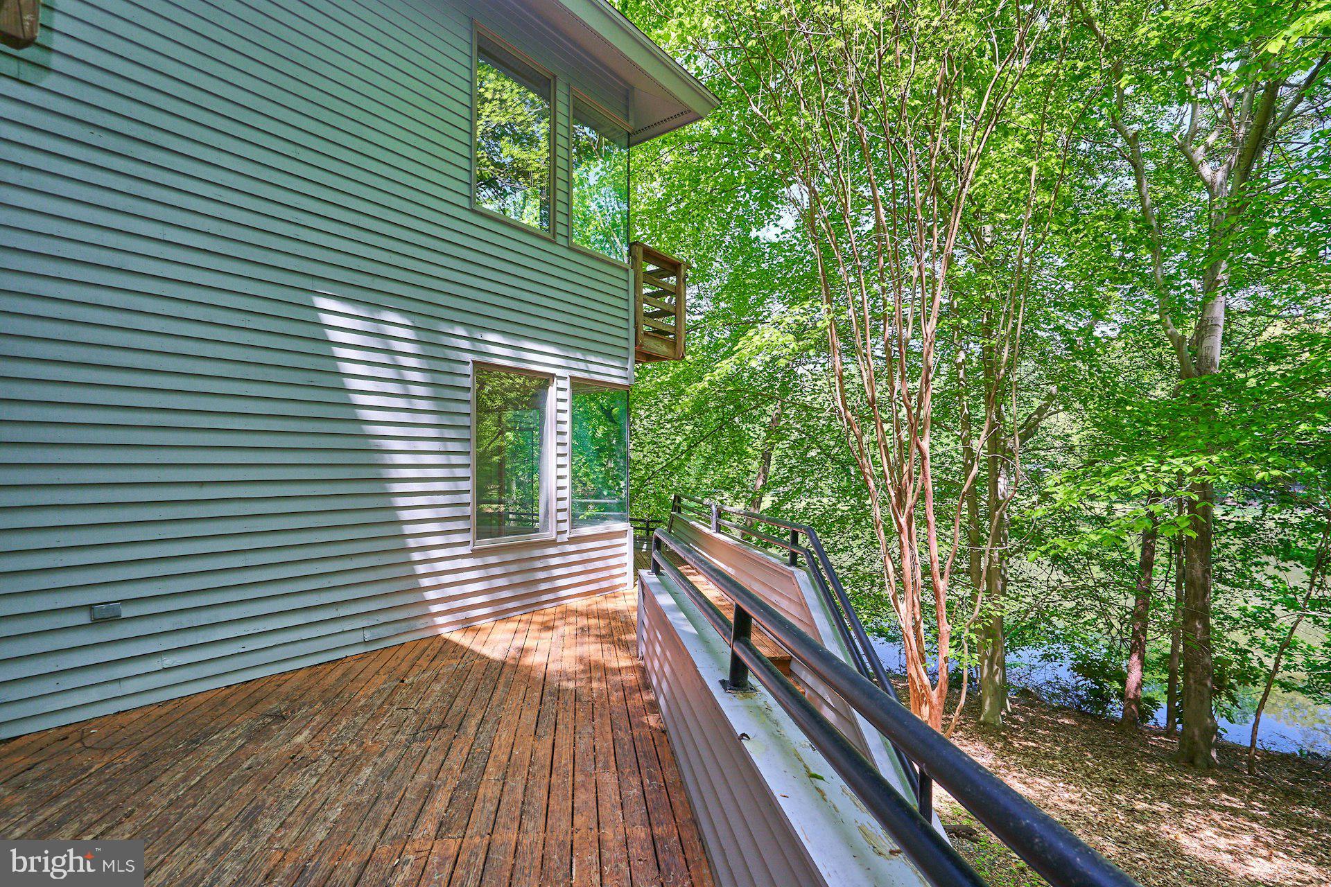 WALKER WOODS LAKE - Residential