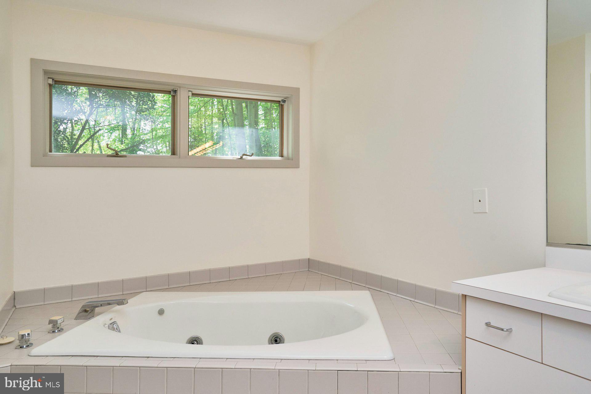 WALKER WOODS LAKE - Residential